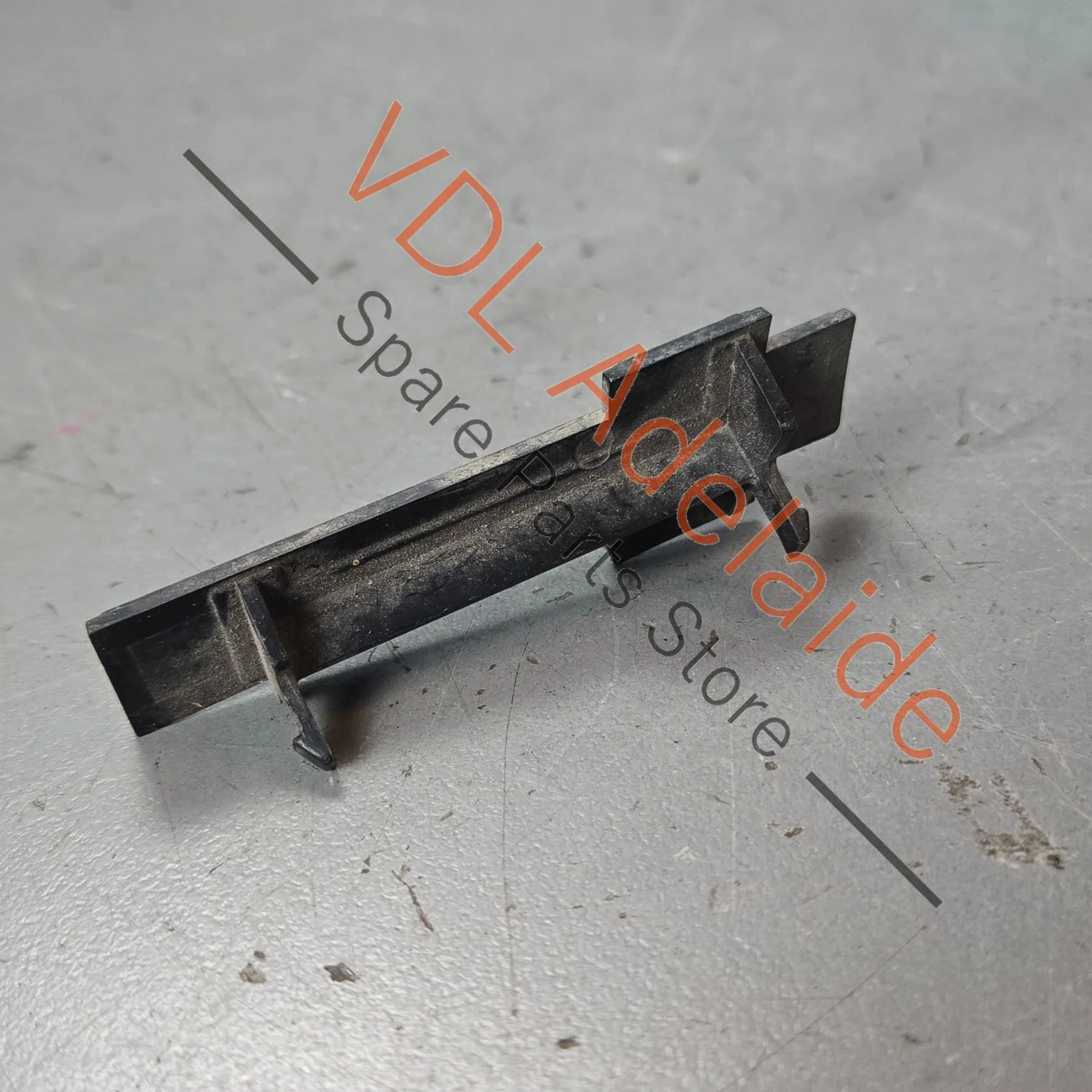 Datsun 1600 510 Glovebox Badge Emblem Genuine Original - Image 4