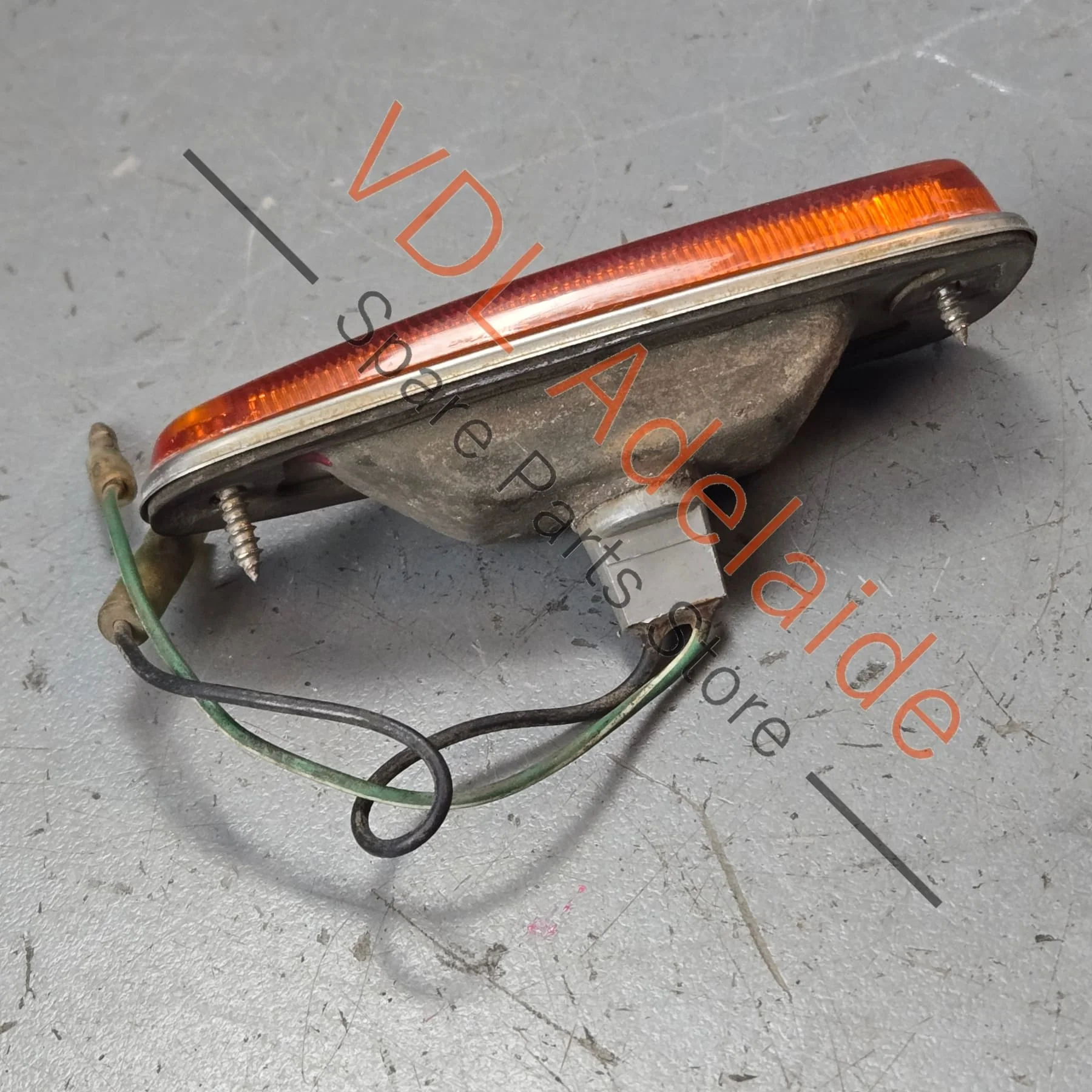 Datsun C110 Skyline 240K Front Right Indicator Light for Fender Genuine Original Kenmeri - Image 3