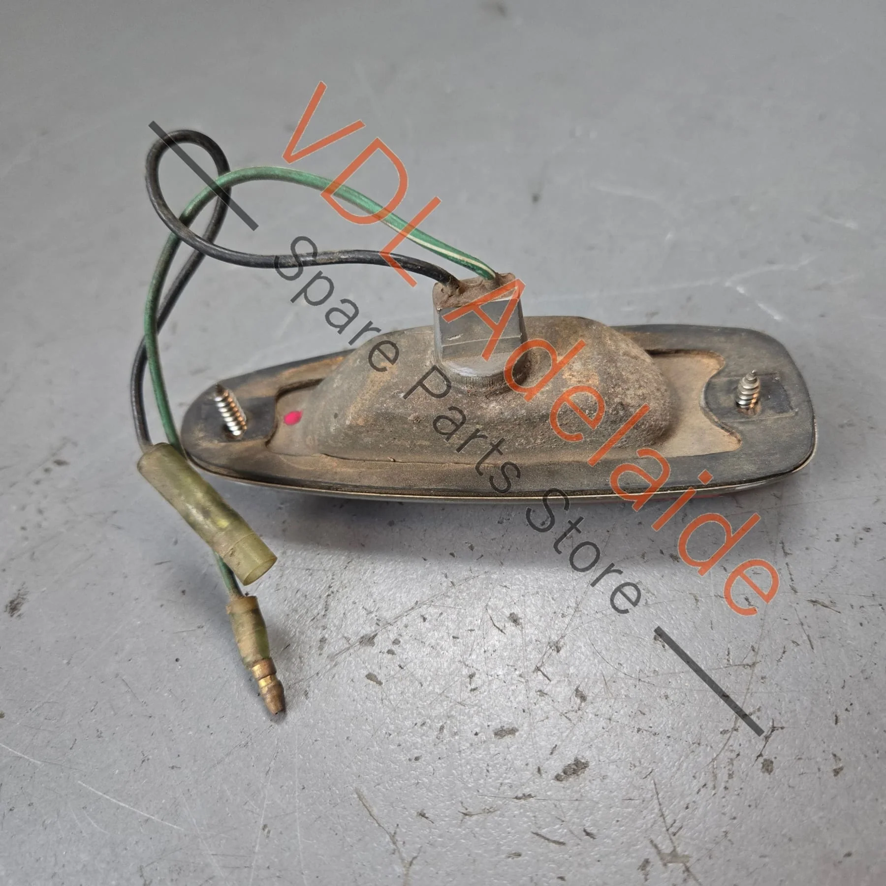 Datsun C110 Skyline 240K Front Right Indicator Light for Fender Genuine Original Kenmeri - Image 4