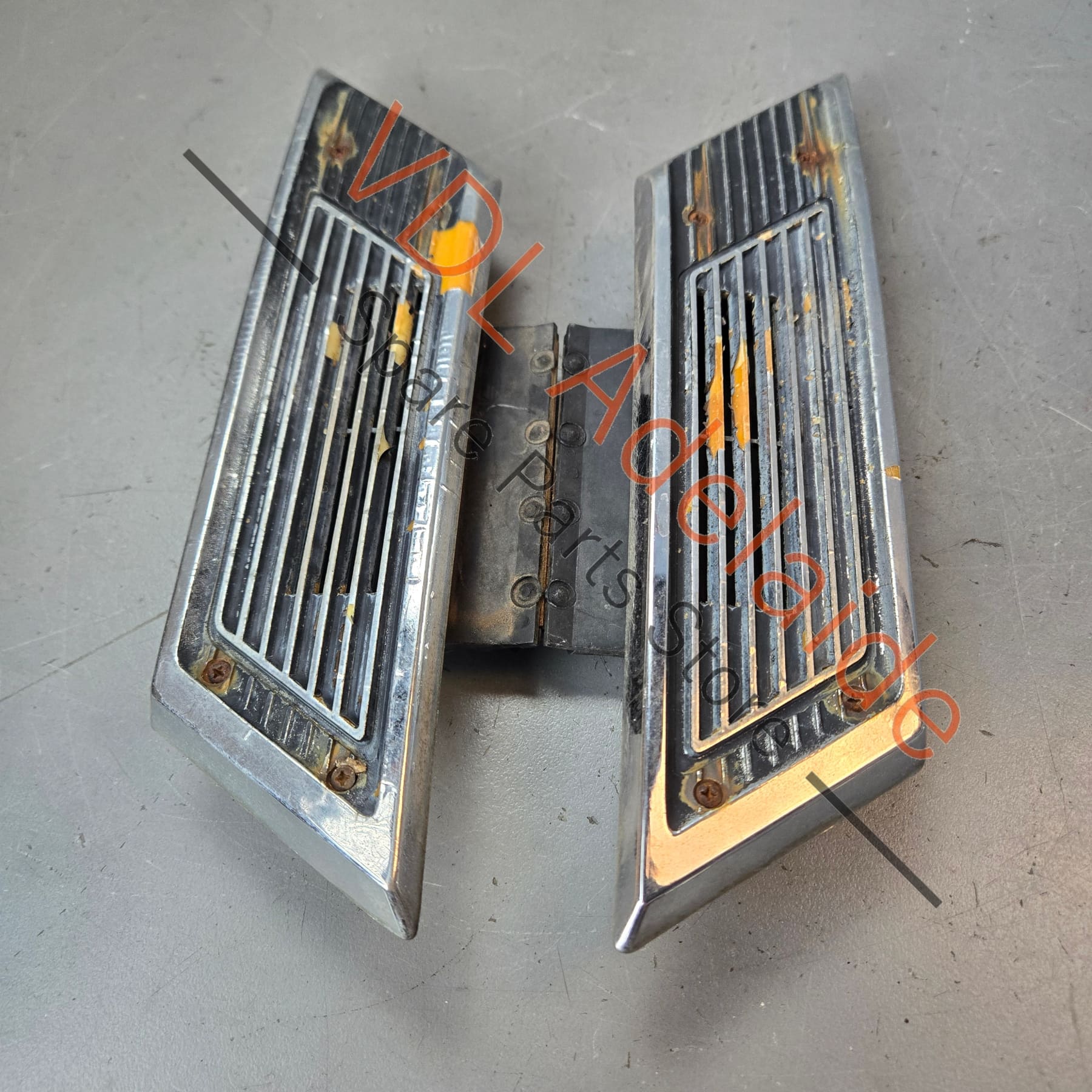 Datsun 1600 510 Rear C-Pillar Exterior Vents Pair - Image 2