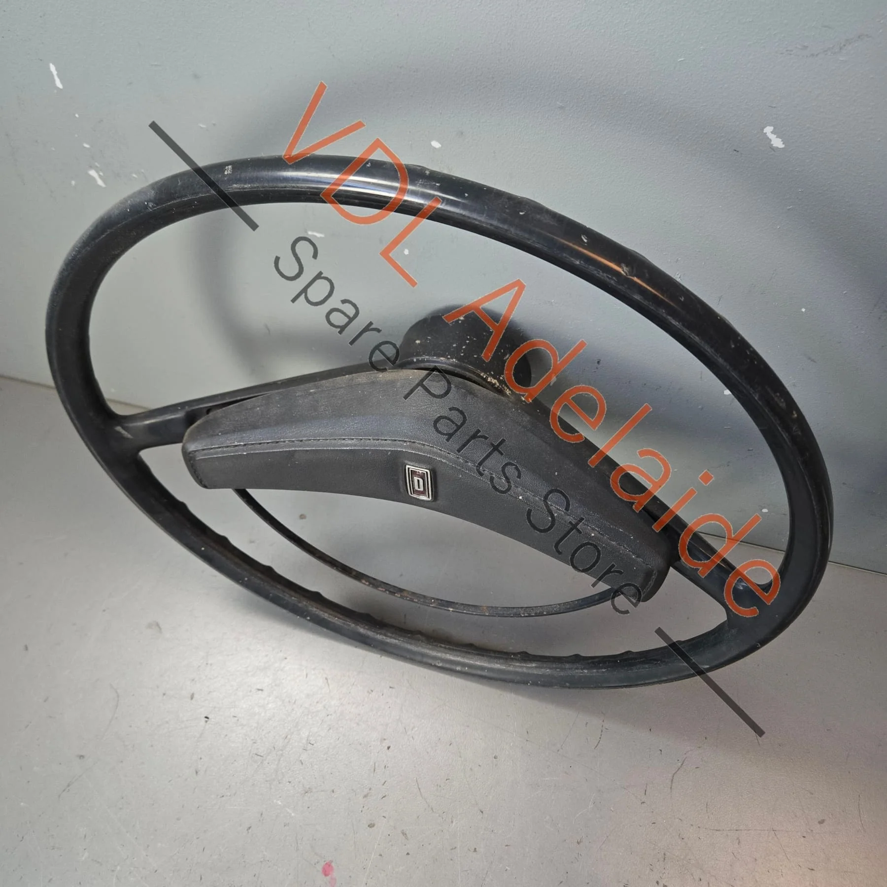 Datsun 1600 510 Original Steering Wheel Complete with Horn Pad Ring Button 48420-A0800 D8400-A1100 - Image 4