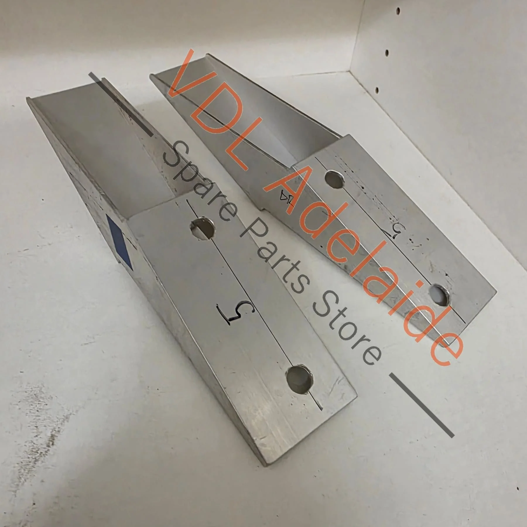 Datsun 510 1600 Bluebird Lightweight Exposed Carbon Fibre Bumper Bar Set Front & Back 2.5kg pair! Aftermarket - Image 10