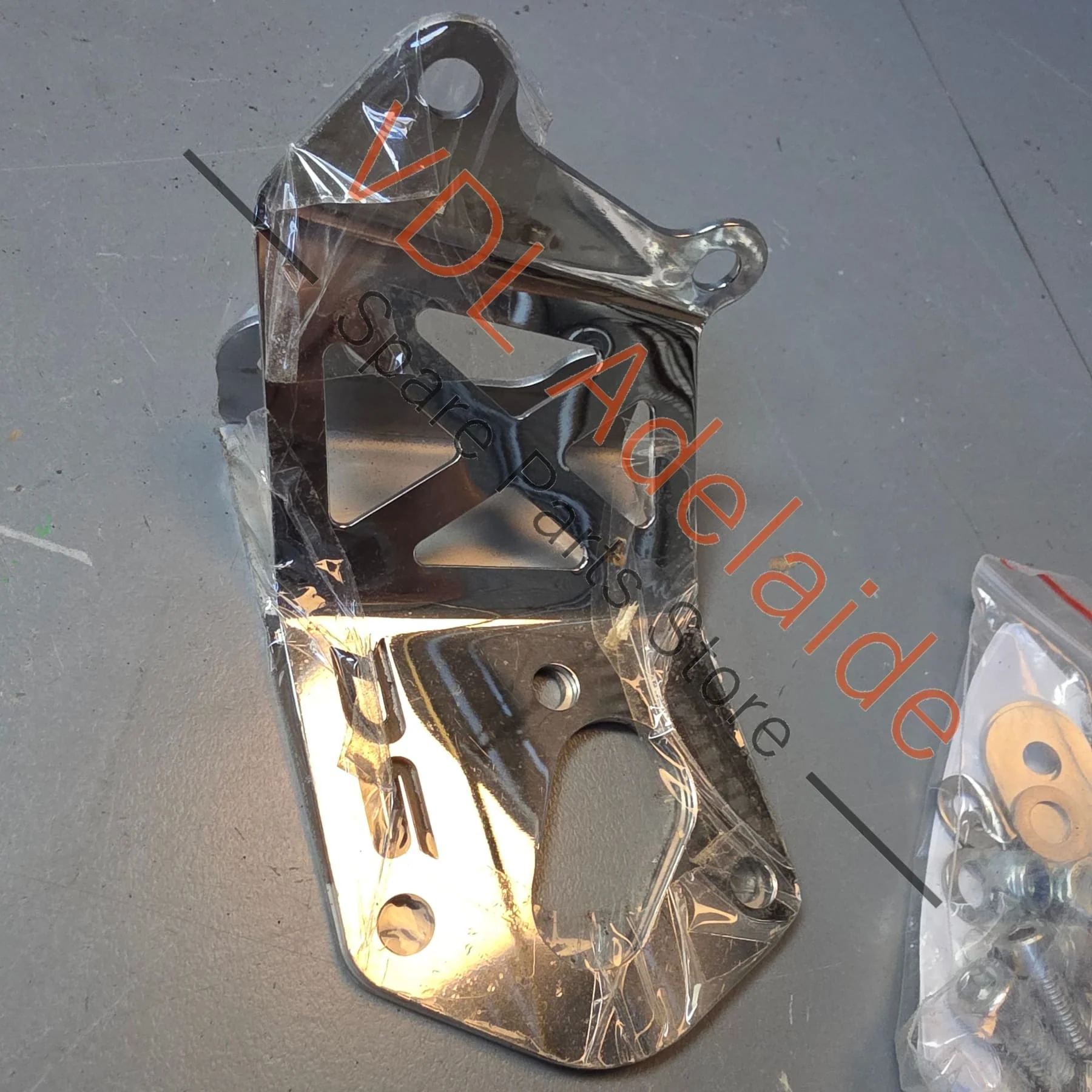 Datsun 510 1600 Datsport Steering Box Brace Bracket for RHD Aftermarket - Image 2