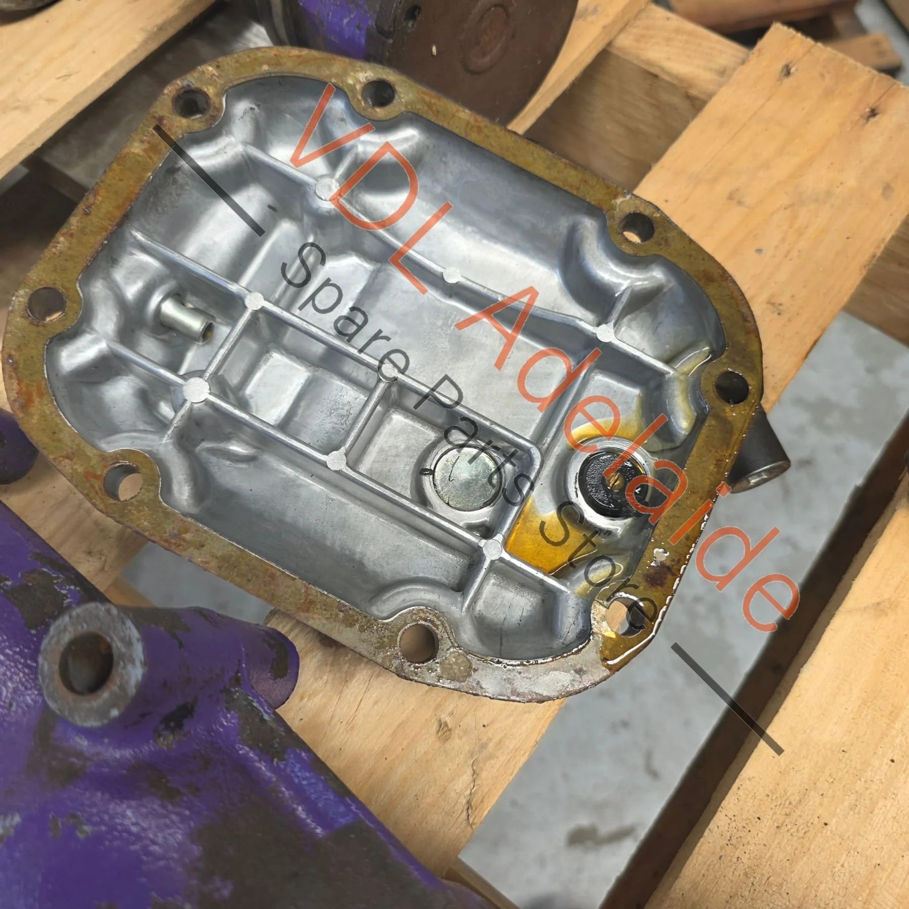 Datsun R180 720 Ute Differential Diff 4.875 Ratio Open wheel with half shafts - Image 8