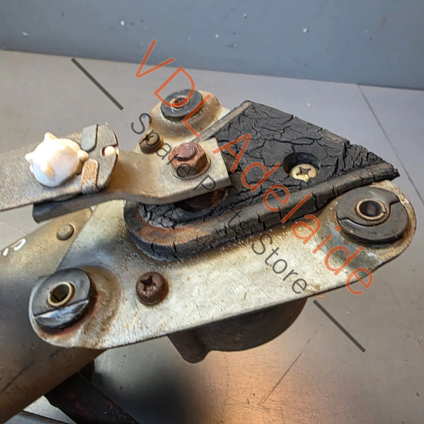 Datsun C110 240K Kenmeri Skyline Windscreen Wiper Motor & Linkage Arm Set - Image 6