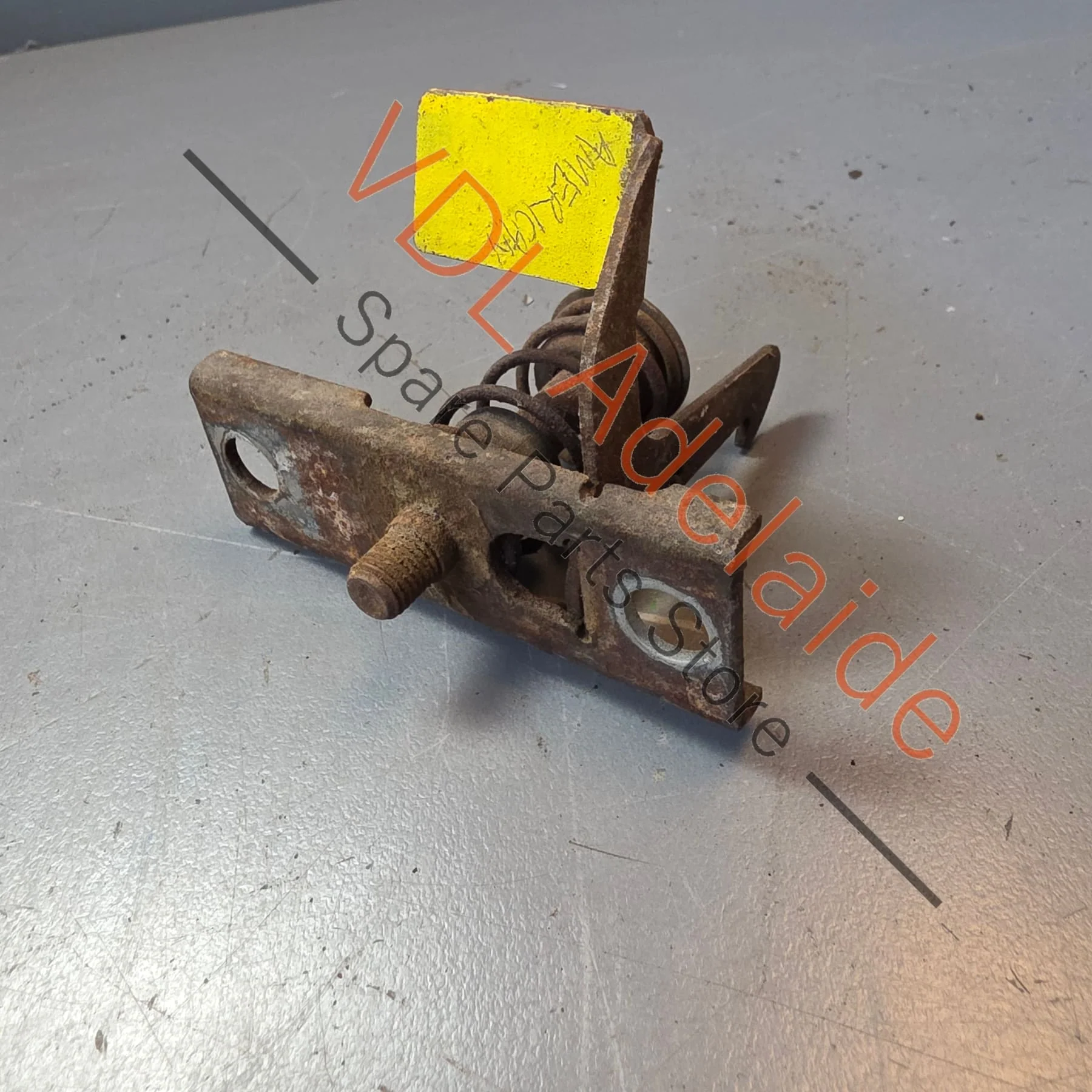 Datsun 1600 510 Bonnet Hood Catch Latch Popper Spring #01 LHD - Image 2
