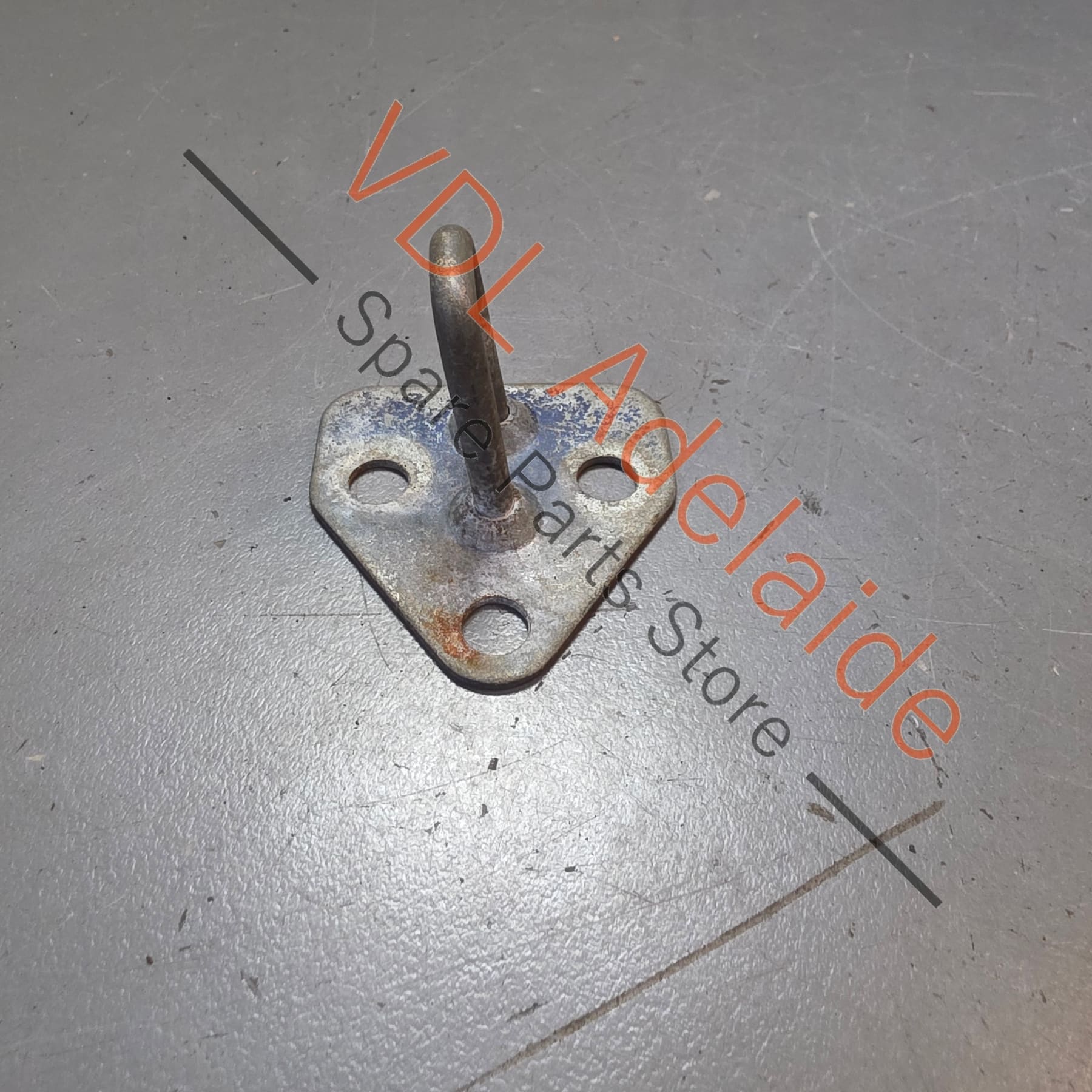 Datsun 1600 510 Boot Lock Striker Plate Catch 84420-21001 84420-A4000 - Image 4