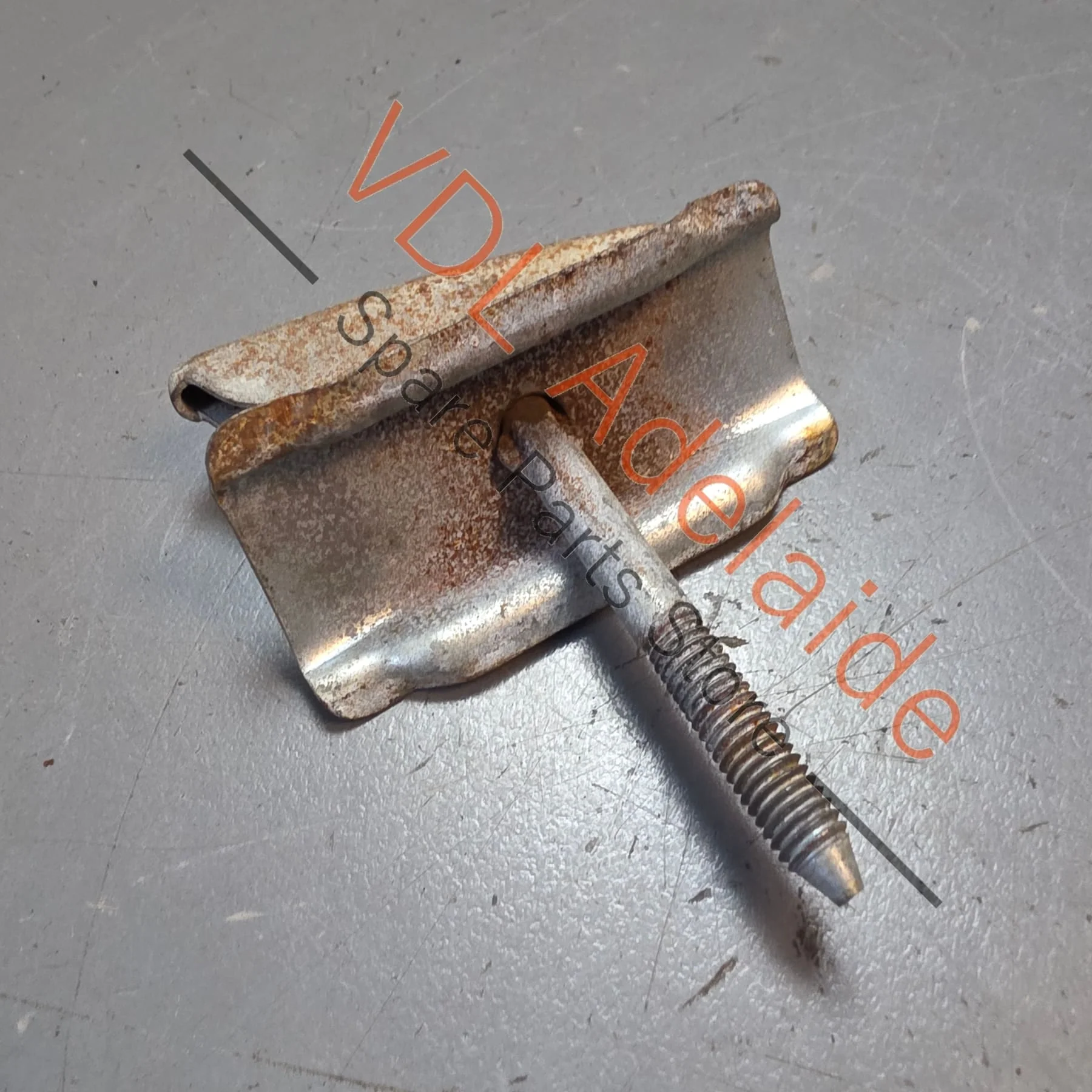Datsun 1600 510 Spare Wheel Retaining Bolt for Boot #01 - Image 2