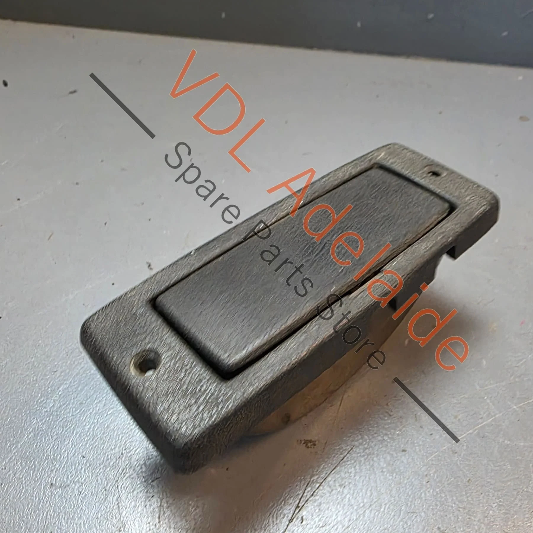 Datsun 510 1600 Rear Door Ash Tray #01 - Image 2