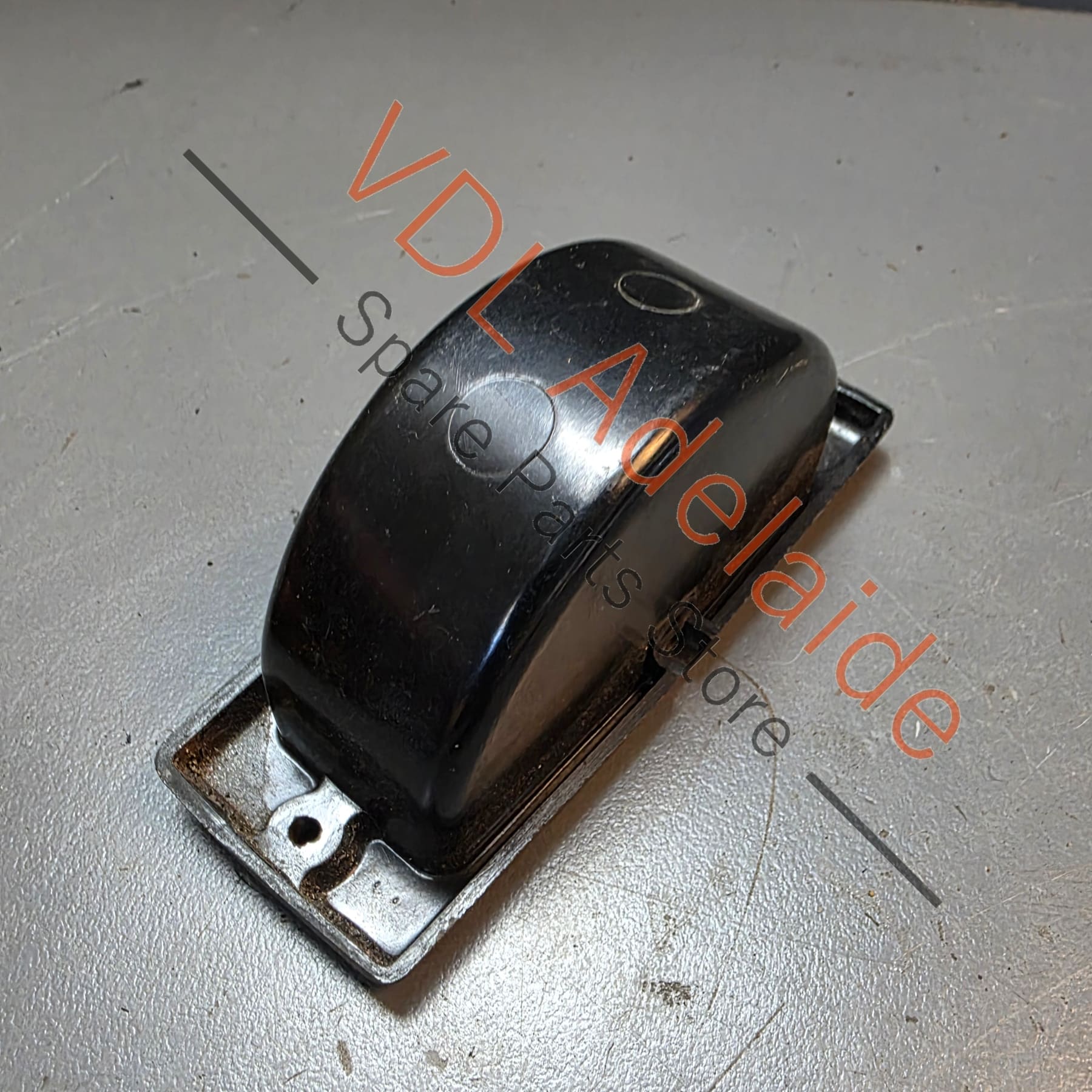 Datsun 510 1600 Rear Door Ash Tray #01 - Image 3