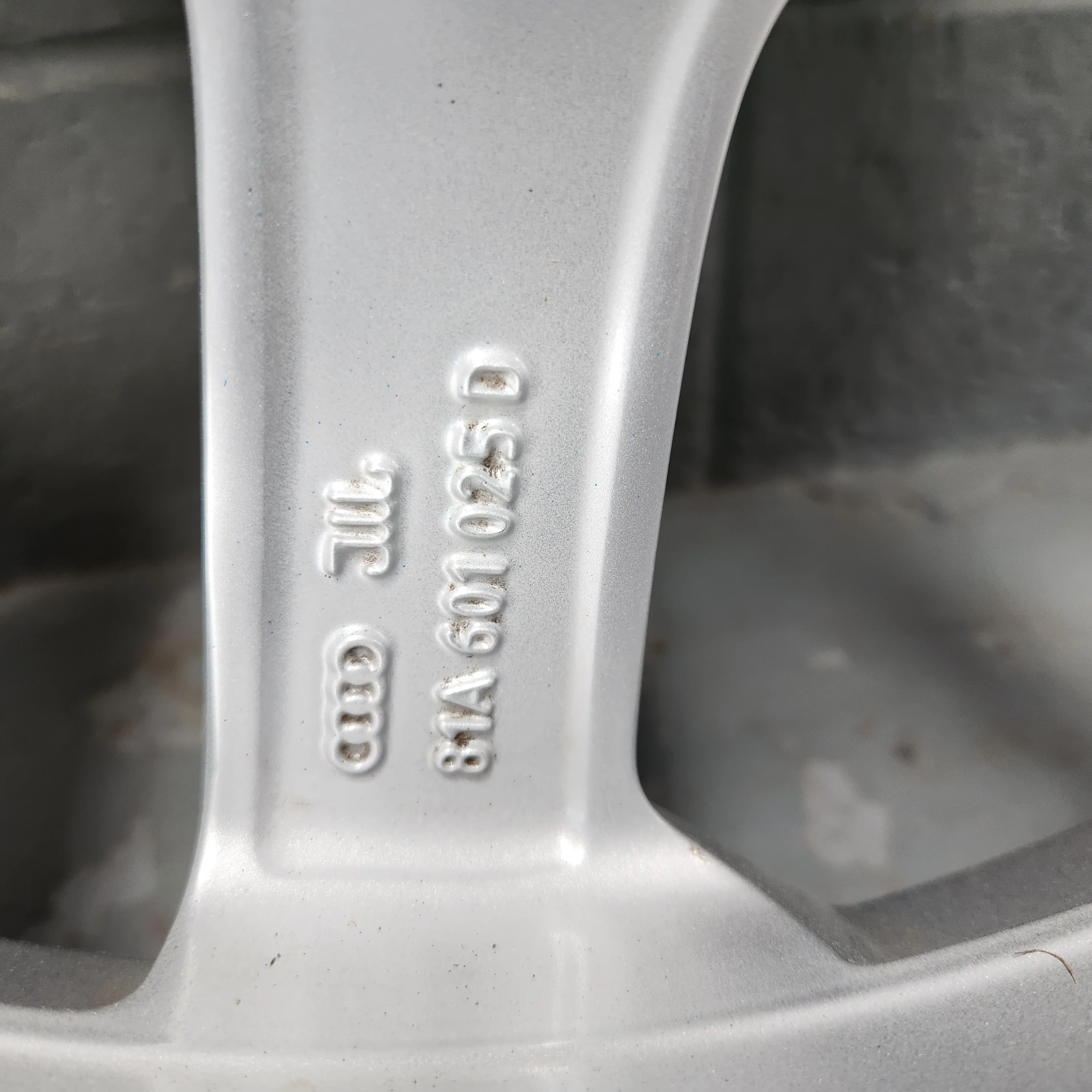 1x Genuine Audi Q2 Alloy Wheels 17 x 7J ET45 5x112 81A601025D #03 - Image 3