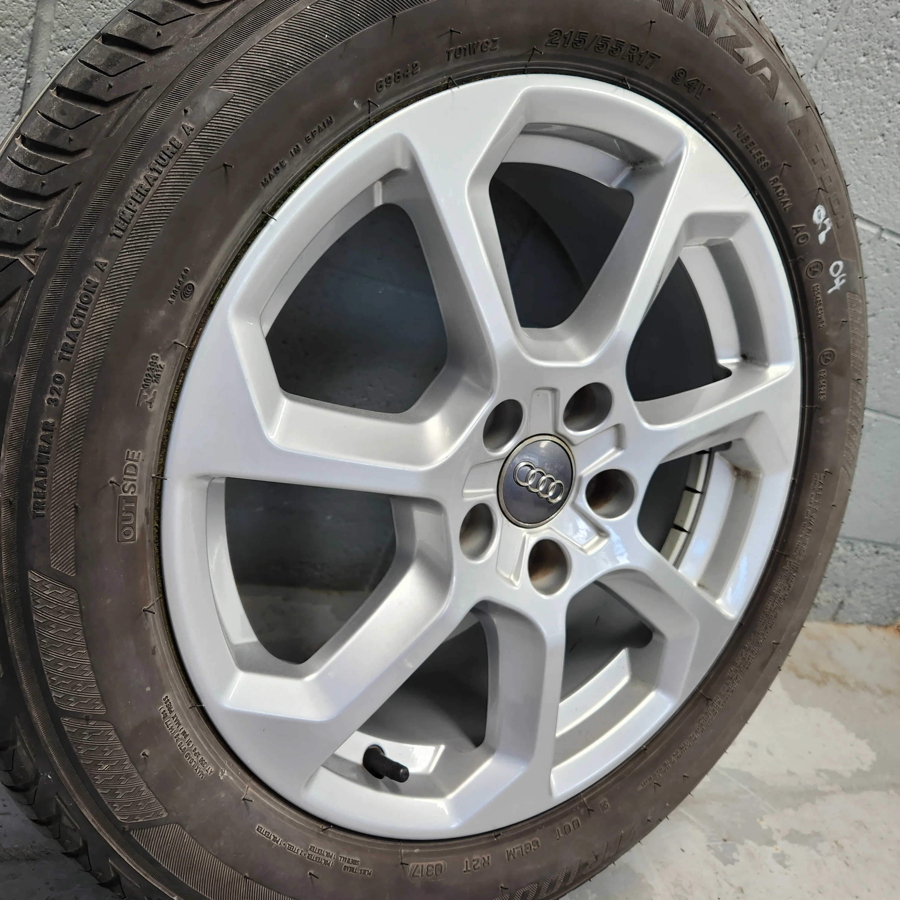 1x Genuine Audi Q2 Alloy Wheels 17 x 7J ET45 5x112 81A601025D #04 - Image 6