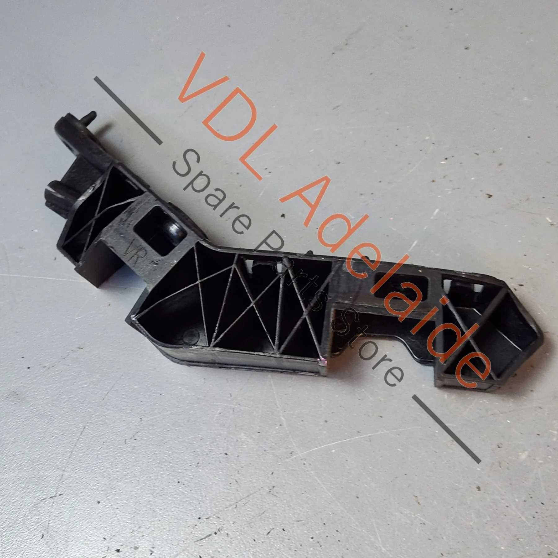 Audi Q3 RSQ3 Front Right Mudguard Fender to Bumper Bracket Guide 83A807184 - Image 6