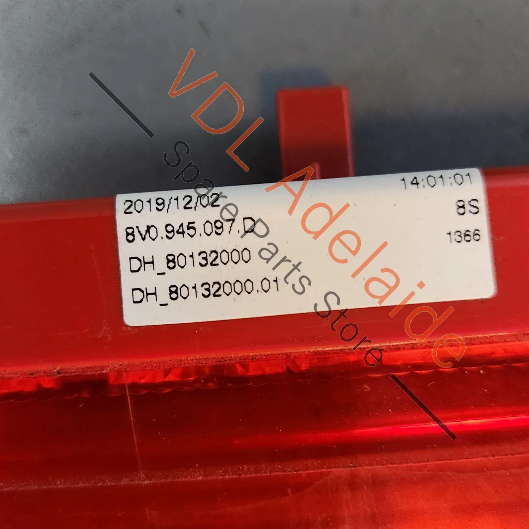 Audi Q3 RSQ3 Additional Third Brake Light Middle 8V0945097D - Image 7