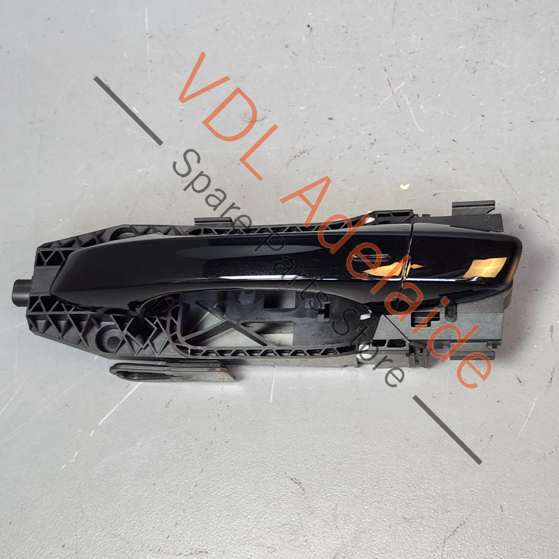 Audi Q3 RSQ3 F3 Left Side Exterior Door Handle for Keyless Entry and Mounting Bar 8V0839885 5G0837205R GRU / 5G0837205Q
