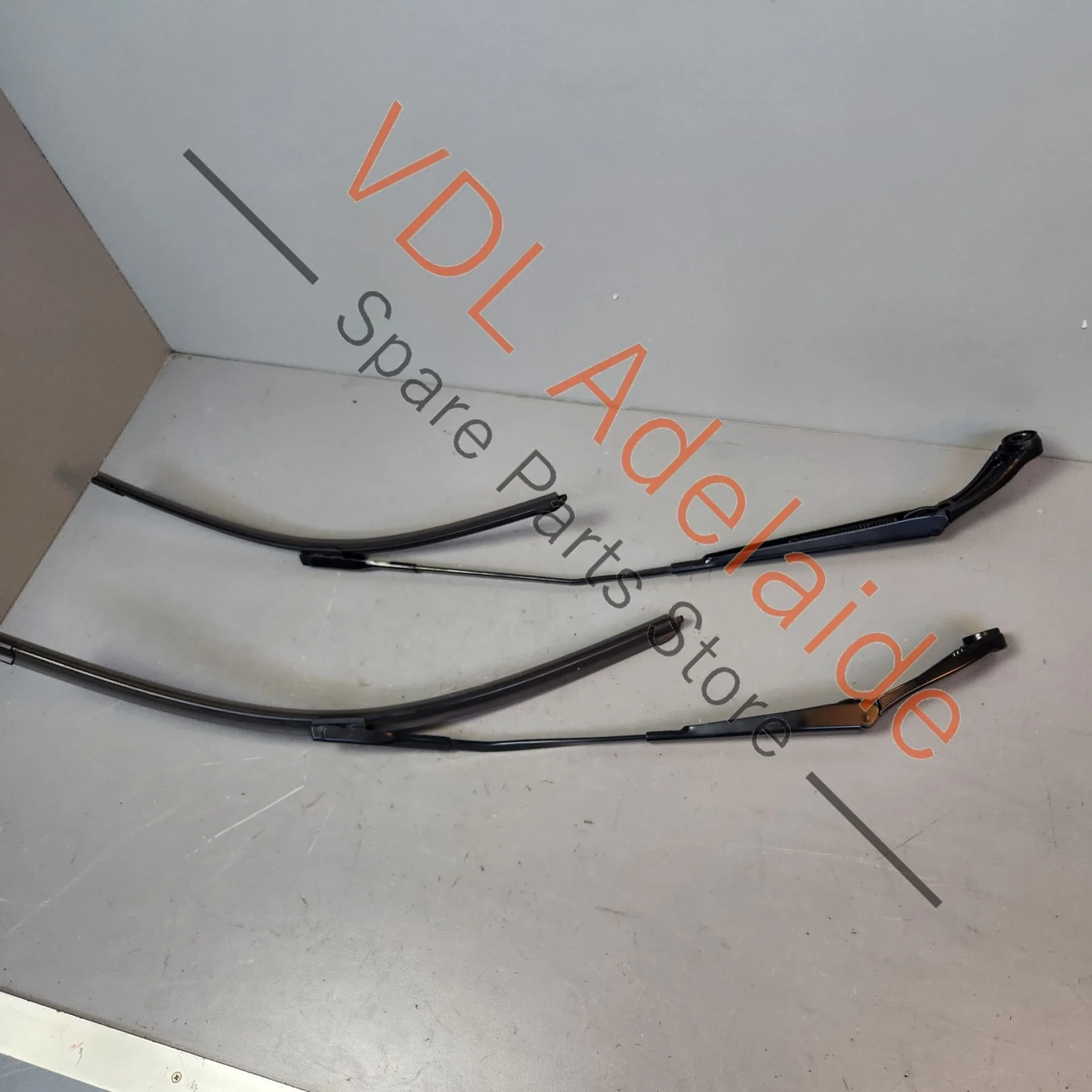 Audi Q3 RSQ3 F3 Front Windshield Windscreen Wiper Arms for RHD 83A955407A 83A955408A