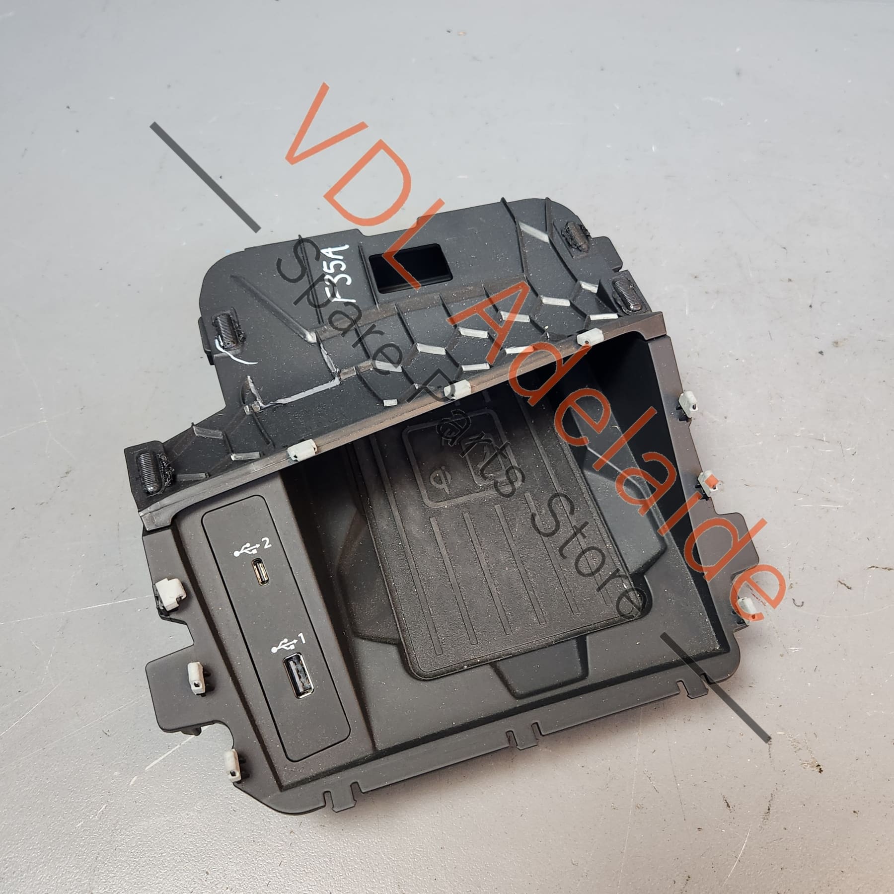 Audi RSQ3 F3 Double USB Port & Cordless Phone Charging Dock 83A035736