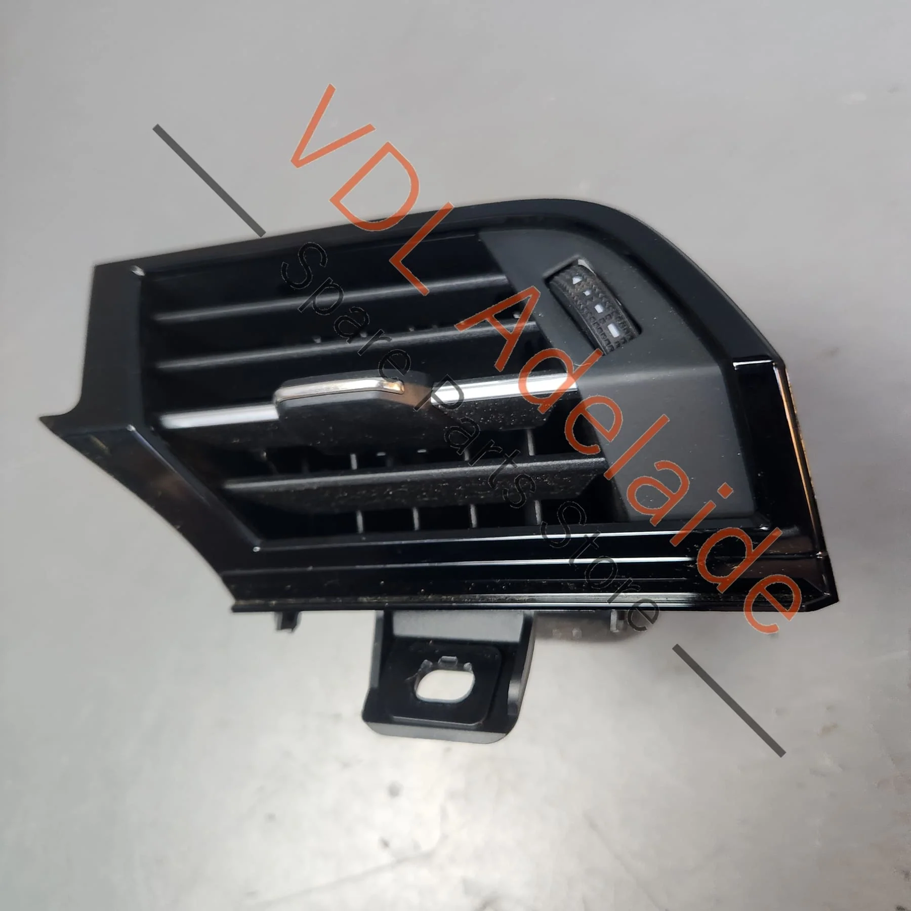 Audi Q3 RSQ3 F3 Drivers Side RHS Air Vent Interior 83C820902 6PS - Image 4