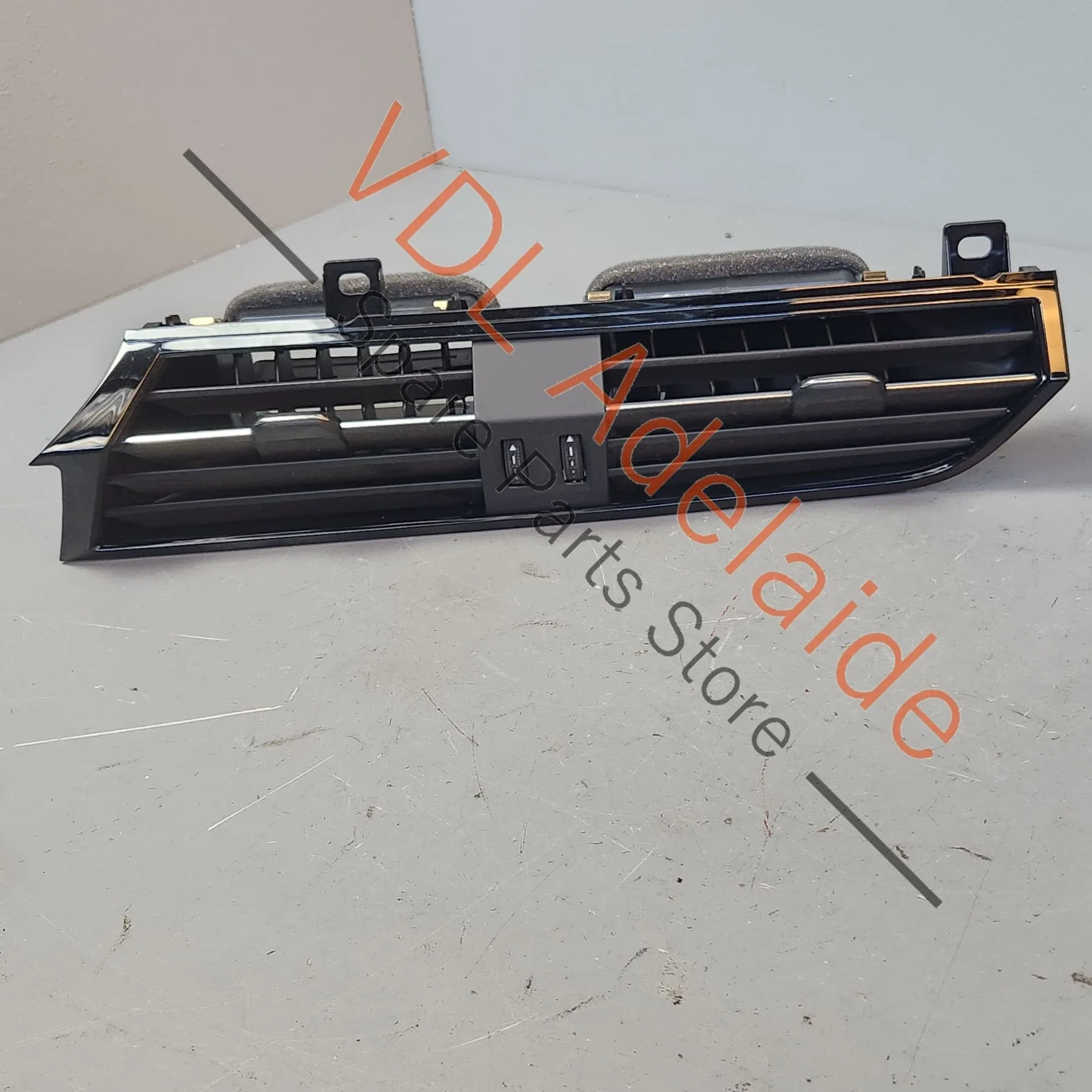 Audi Q3 RSQ3 F3 Centre Dashboard Air Vent Interior 83C820903 6PS - Image 5