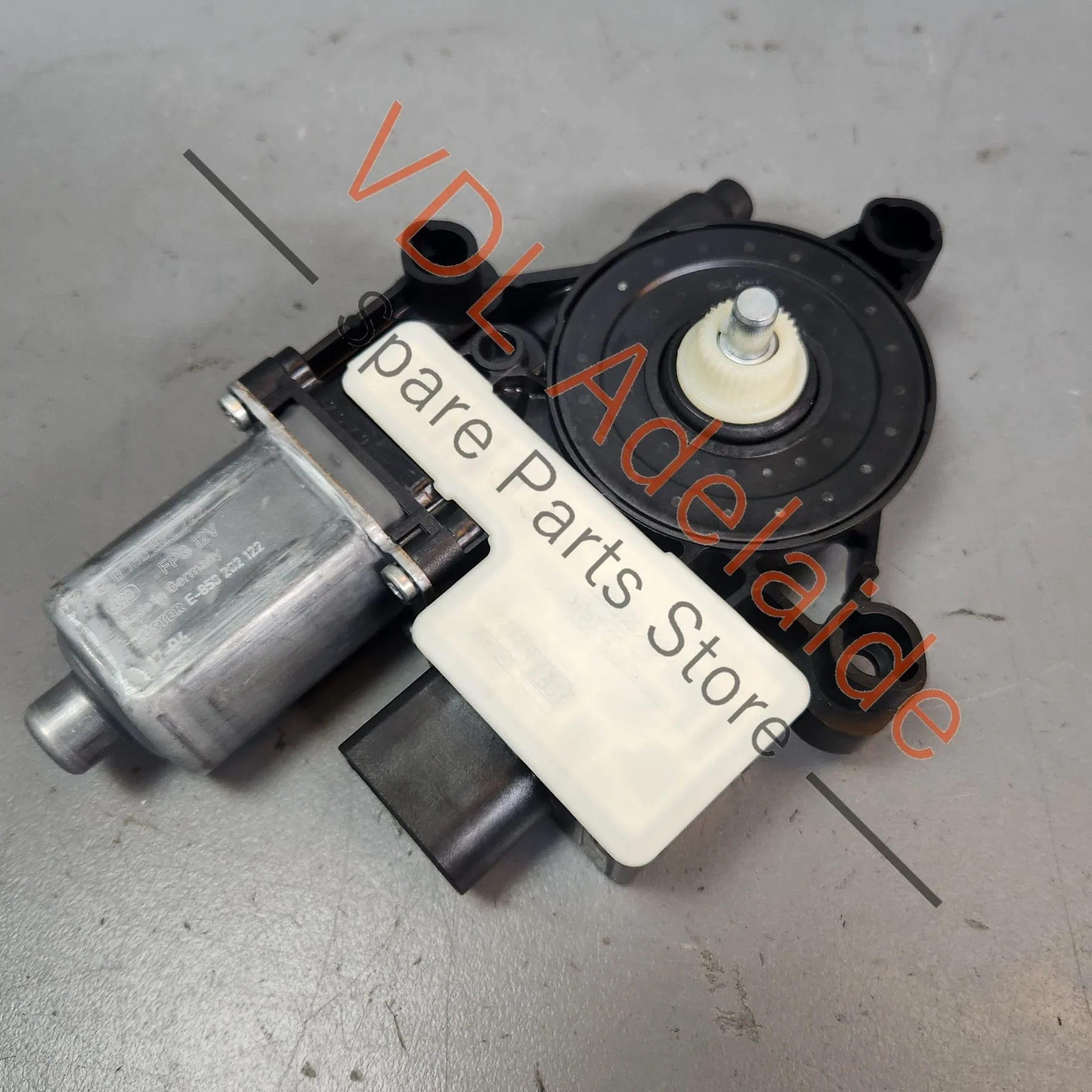 Audi A4 S4 B9 Wagon Rear Boot Cover Automatic Drive Motor 8W9863560 - Image 2