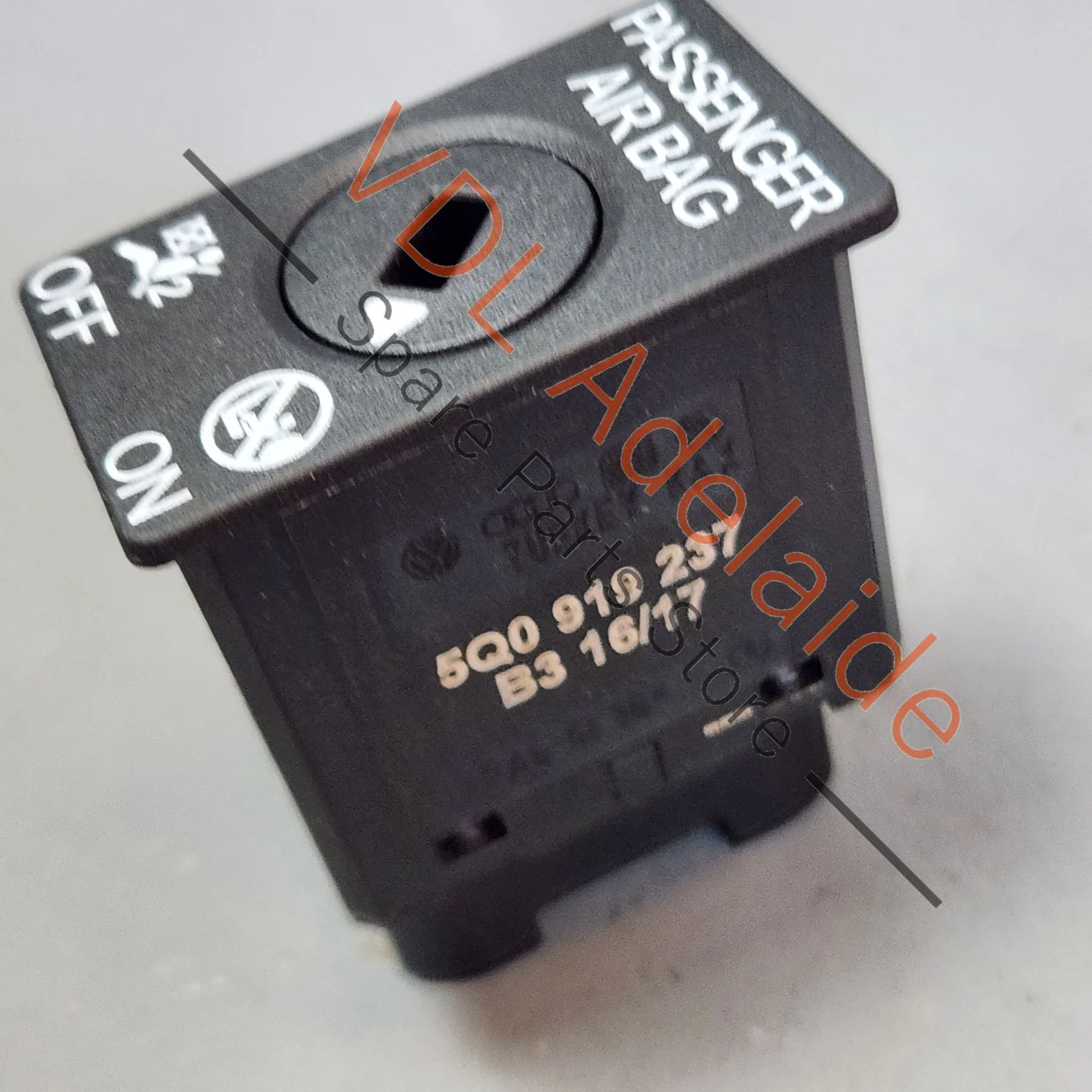 Audi A4 S4 B9 Key Lock Switch for Disabling Passenger Side Airbag 5Q0919237 WGI - Image 5