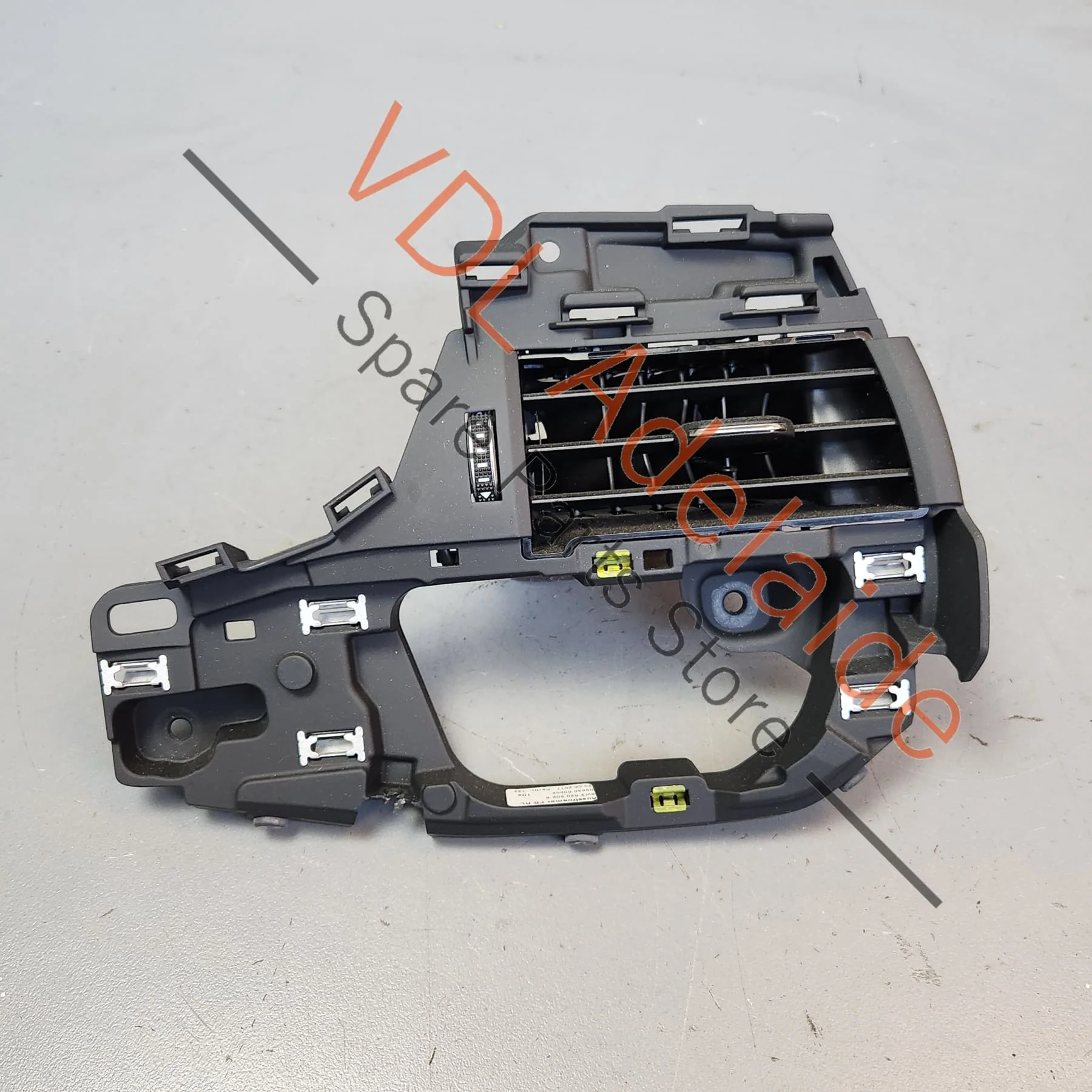 Audi A4 S4 B9 RHS Right Dashboard Air Vent for Air Conditioning 8W0820902B - Image 9