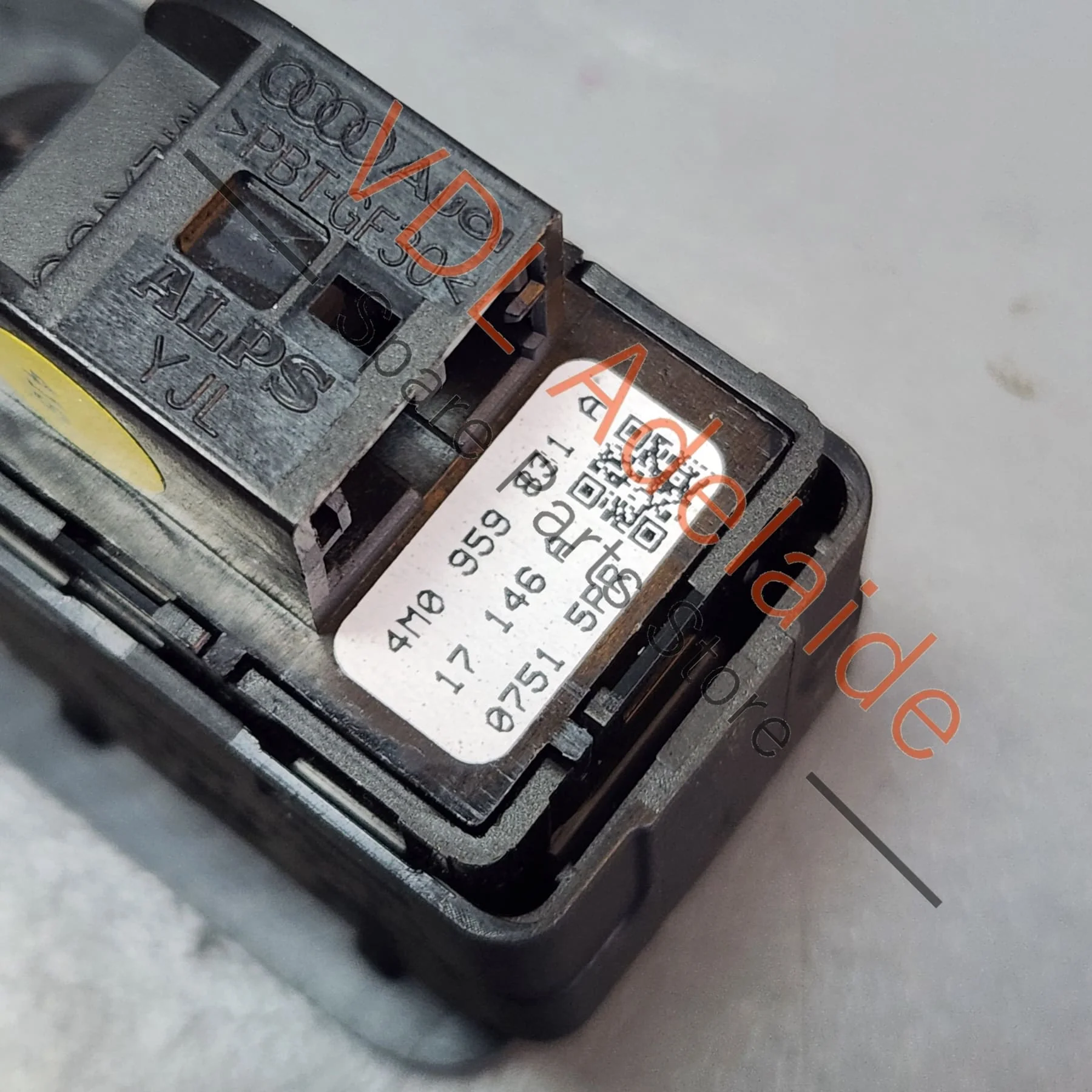 Audi A4 S4 B9 Rear Door Hatch Boot Trunk Open Close Switch 4M0959831A 8W2959830 - Image 5