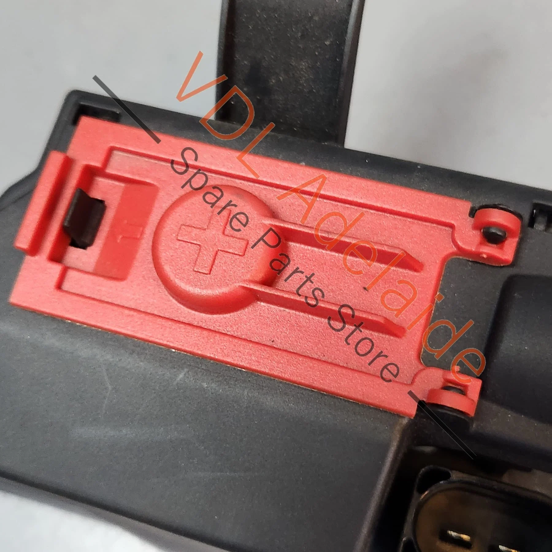 Audi A4 S4 B9 Battery Jump Start Main Fuse Board 8W0941824AK - Image 2