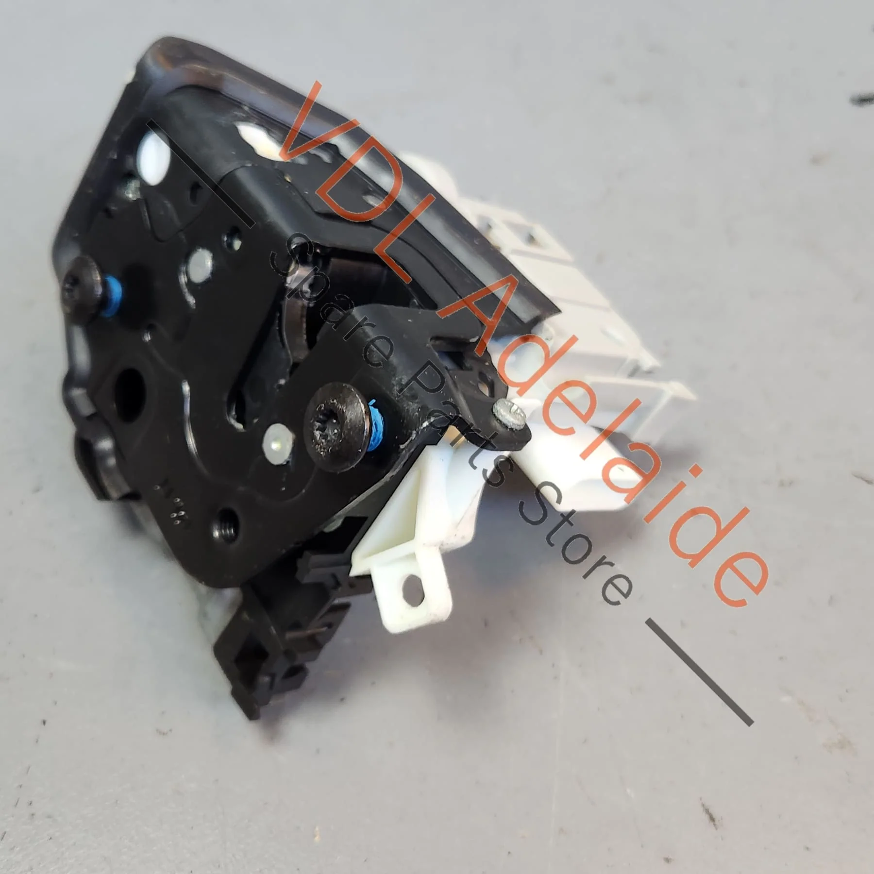 Audi A4 S4 RS4 B9 Front Left Passengers Door Lock Mechanism Motor 8X2837015B - Image 2