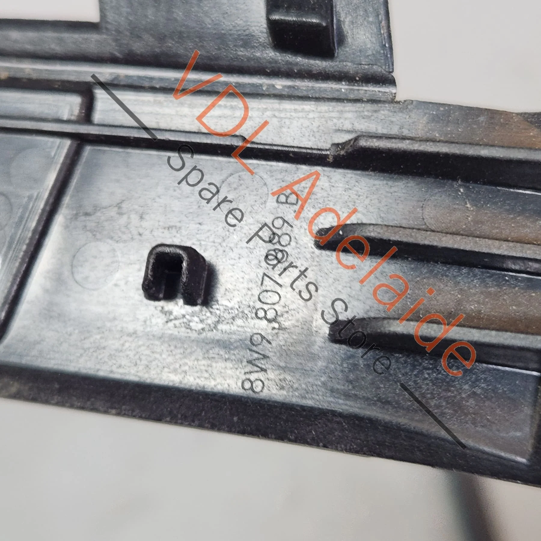 Audi A4 S4 Rear Left Bumper Retaining Bracket & Pin WHT007374 8W9807889B - Image 6