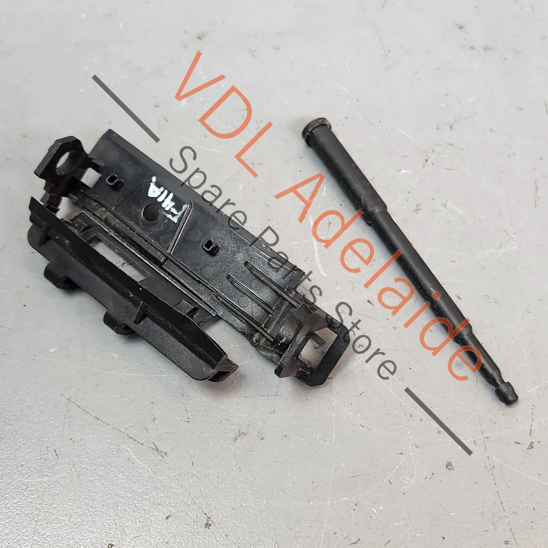 Audi A4 S4 Rear Right Bumper Retaining Bracket & Pin WHT007374 8W9807890B