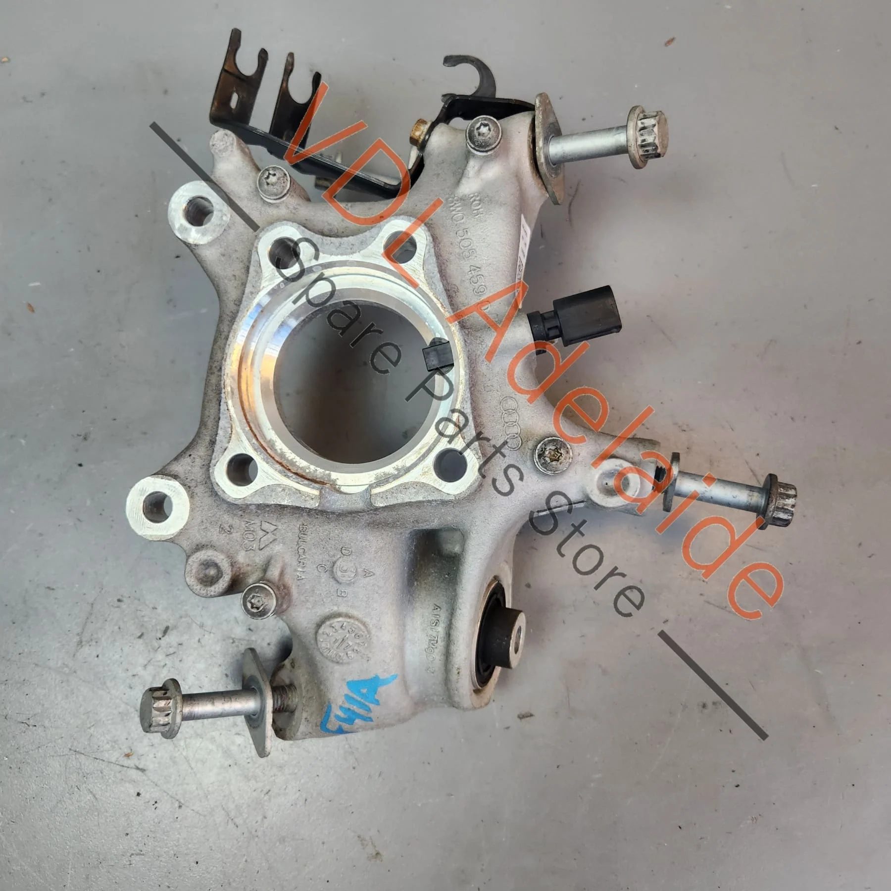 Audi A4 S4 B9 Rear Right Wheel Bearing Housing Stub Knuckle 8W0505431Q - Image 2