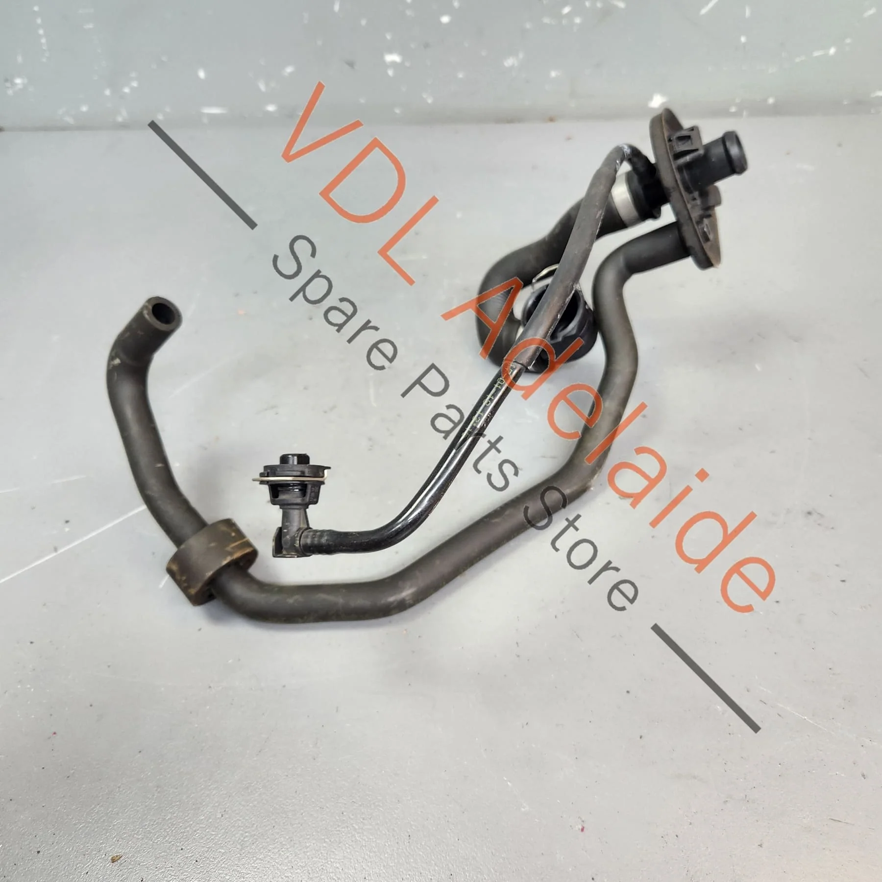 Audi A4 S4 Coolant Reservoir Tank Hoses 8W2122109E 8W2121123B