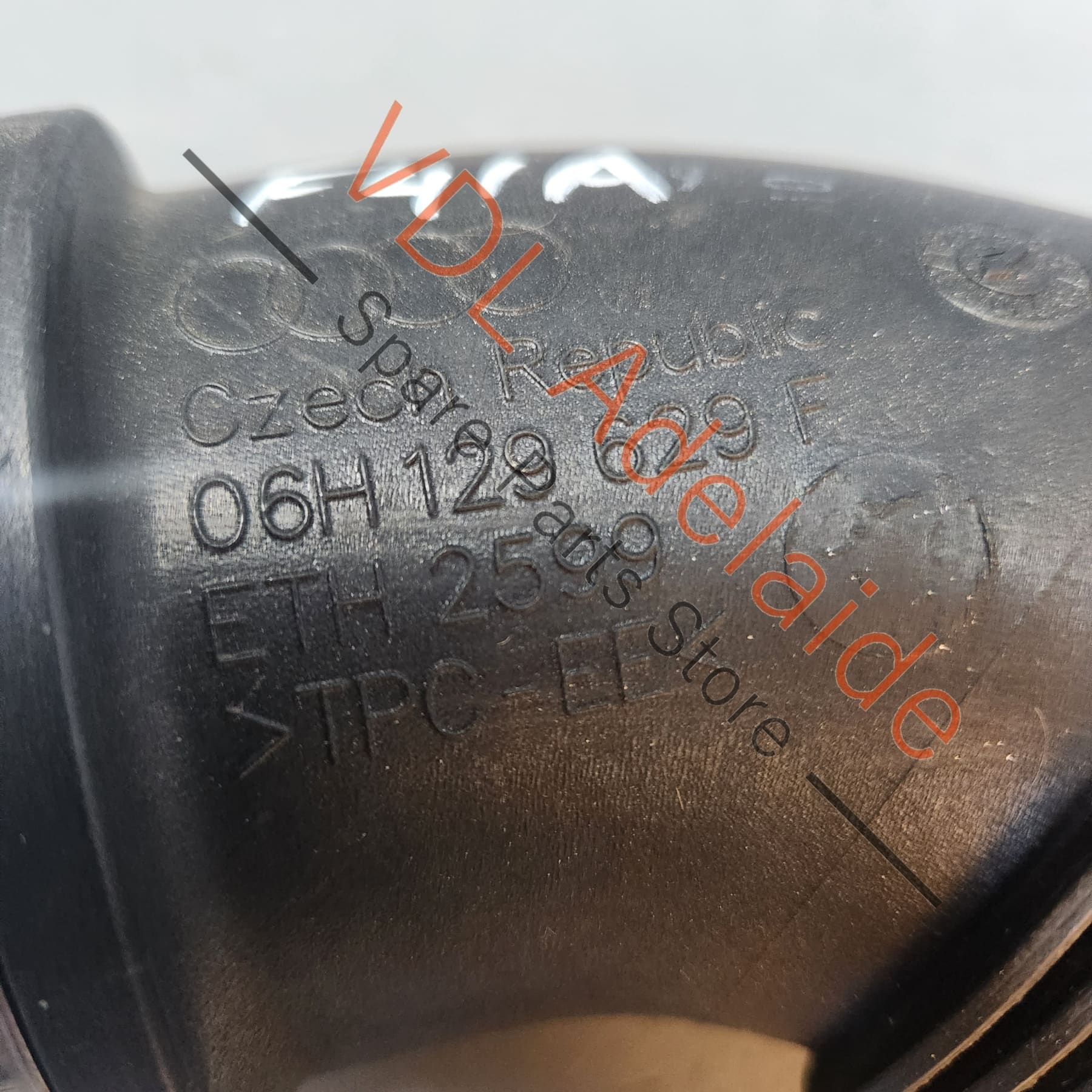 Audi S4 B9 Air Intake Pipe Hose 06H129629F - Image 2