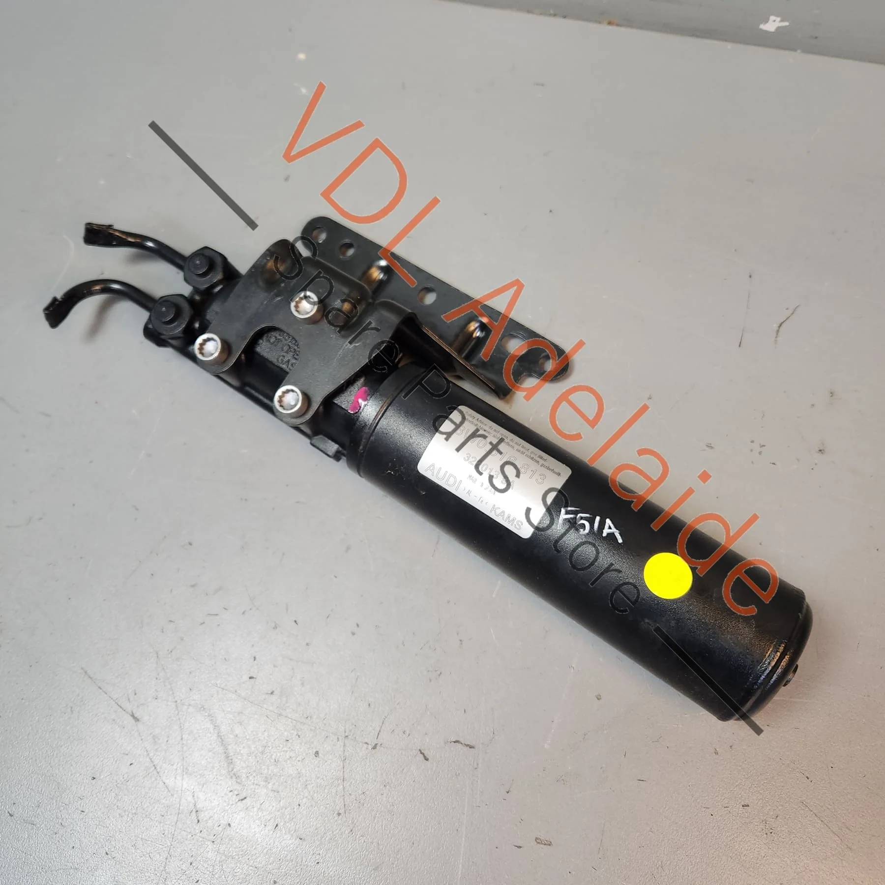 Audi RS5 F5 B9 RS4 Active Suspension Fluid Reservoir Shock Absorber Central Damper Valve 8W0616887
