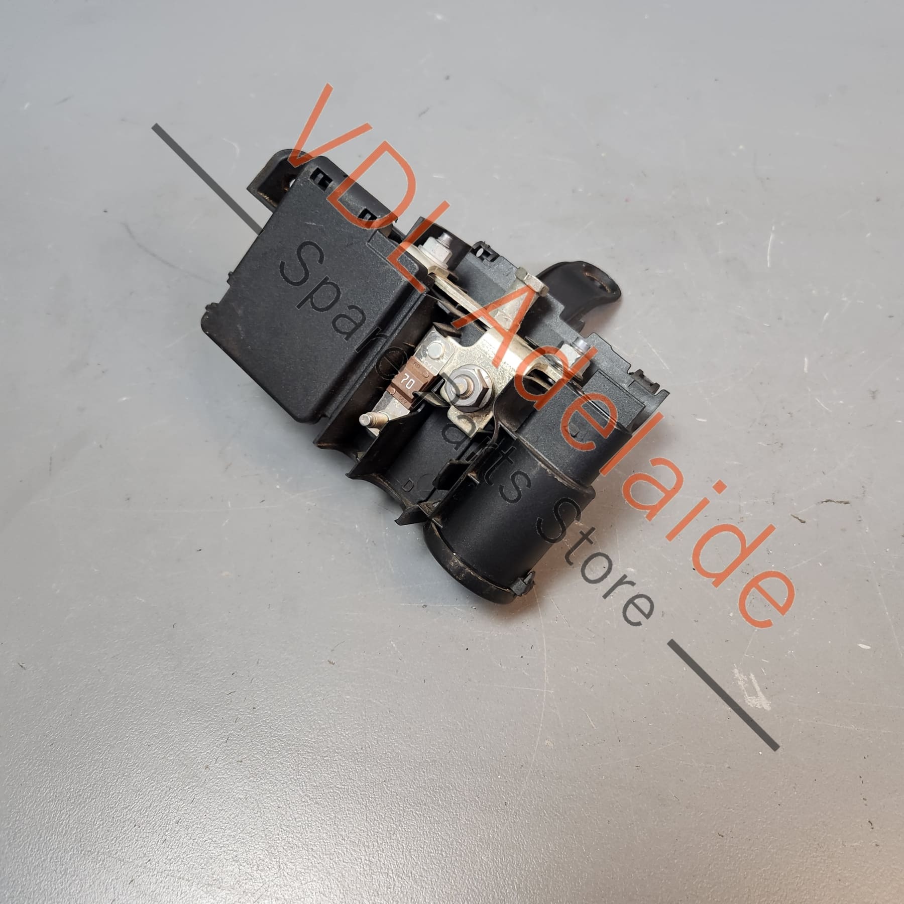 Audi Battery Distribution Fuse Board with Supression Condenser 8W0941823E - Image 4