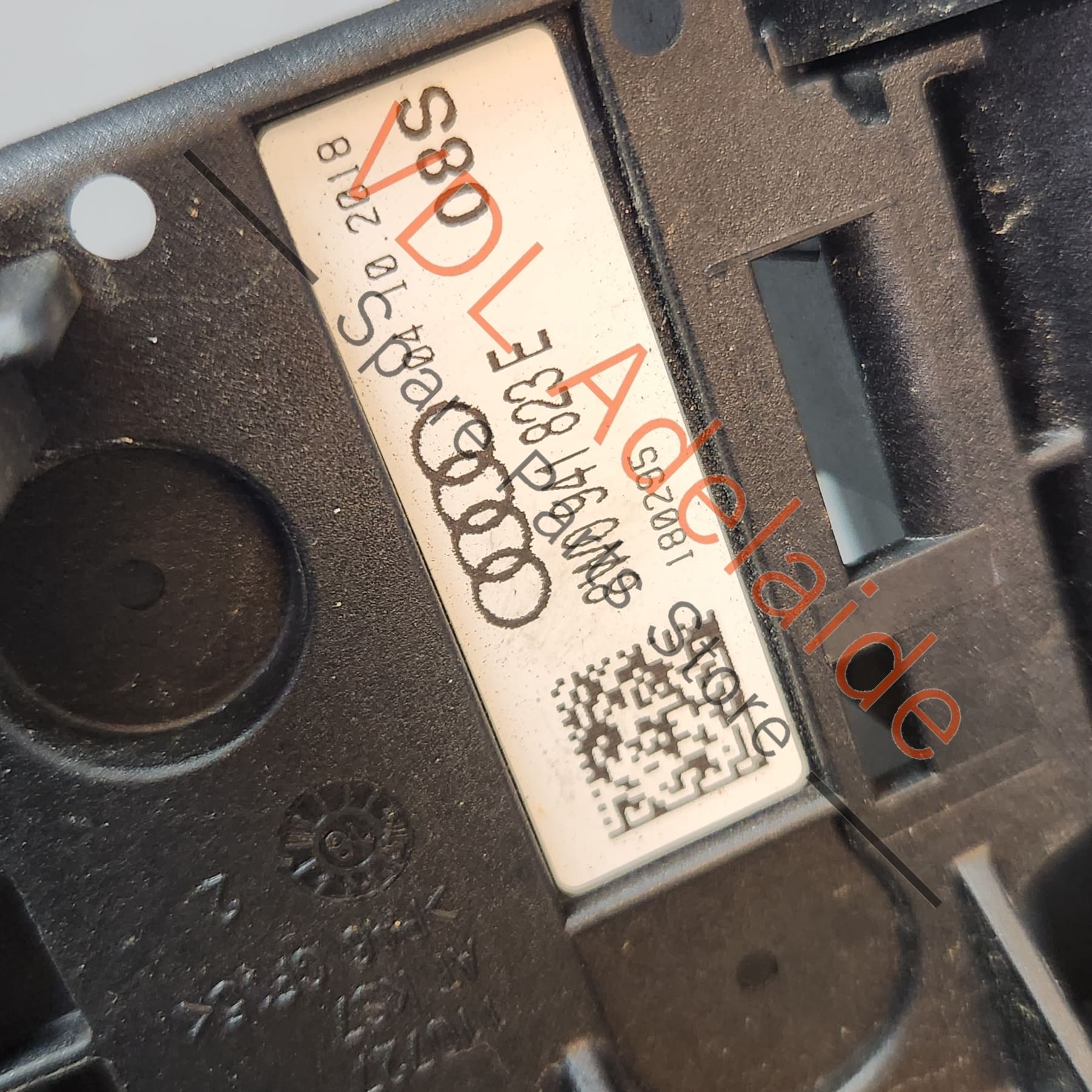 Audi Battery Distribution Fuse Board with Supression Condenser 8W0941823E - Image 6