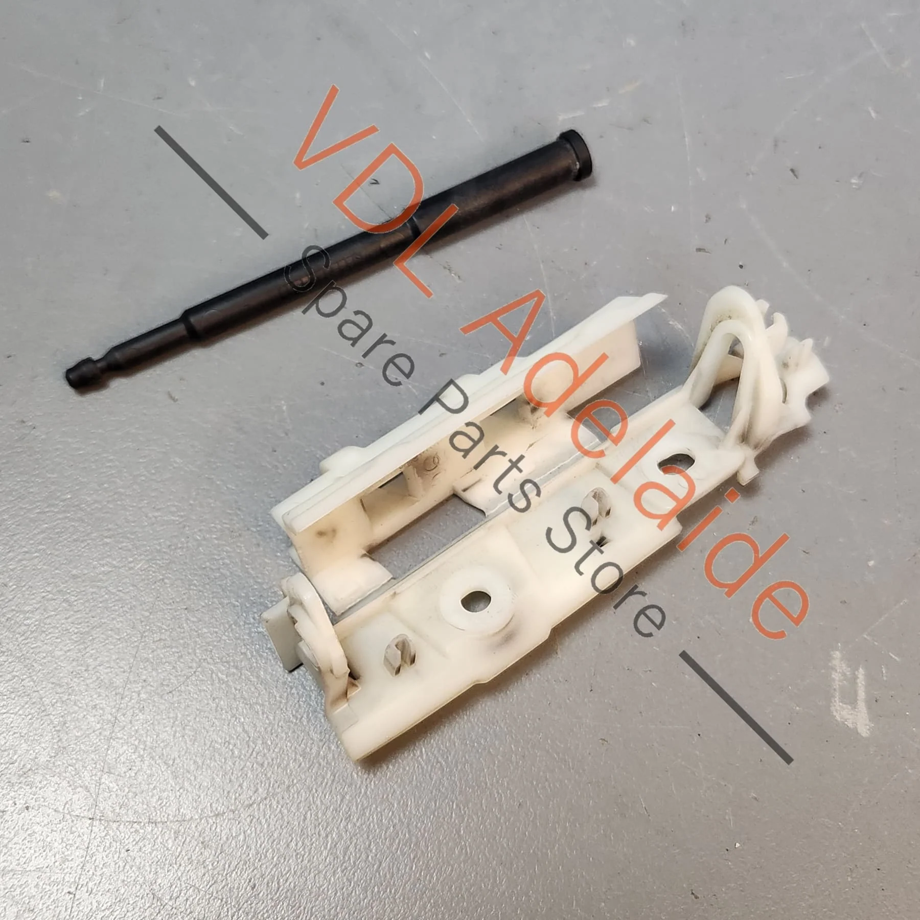 Audi RS5 A5 B9 Left Side Rear Bumper Retaining Bracket 8W6807889A - Image 2