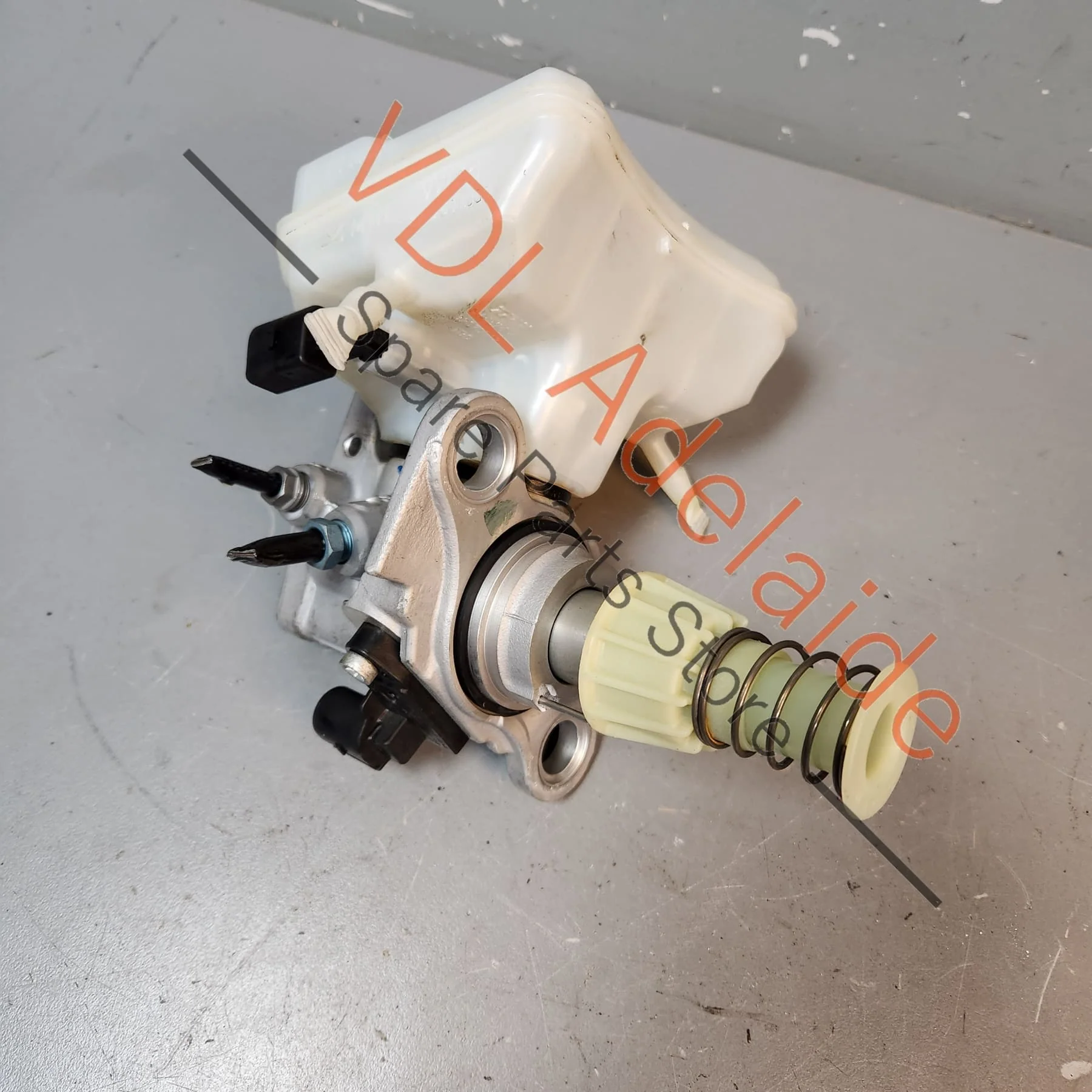 Audi RS5 F5 B9 Brake Master Cylinder 8W0611021 w Reservoir 8W0611301 - Image 3