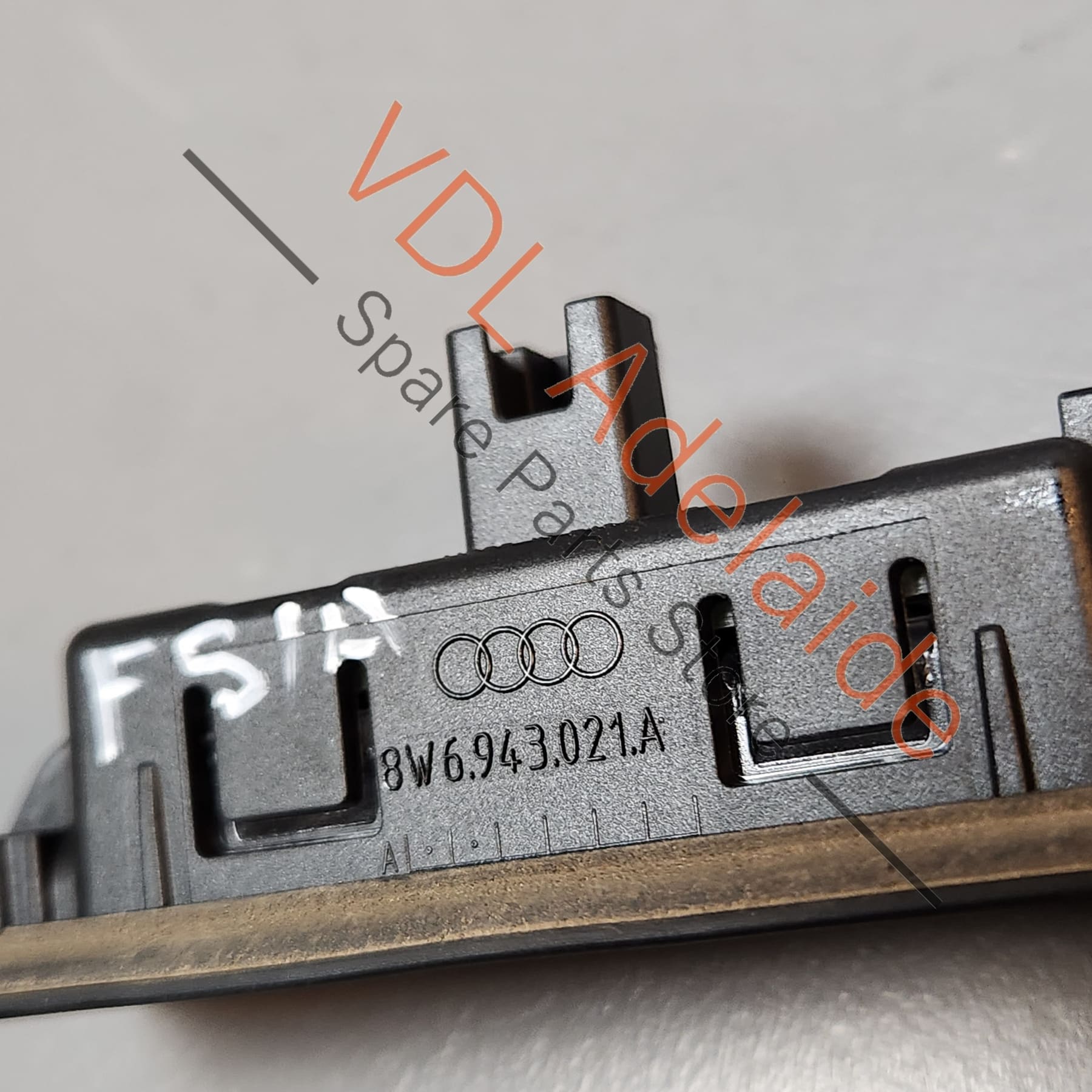 Genuine Audi OEM LED Licence Plate Light 8W6943021A - Image 2