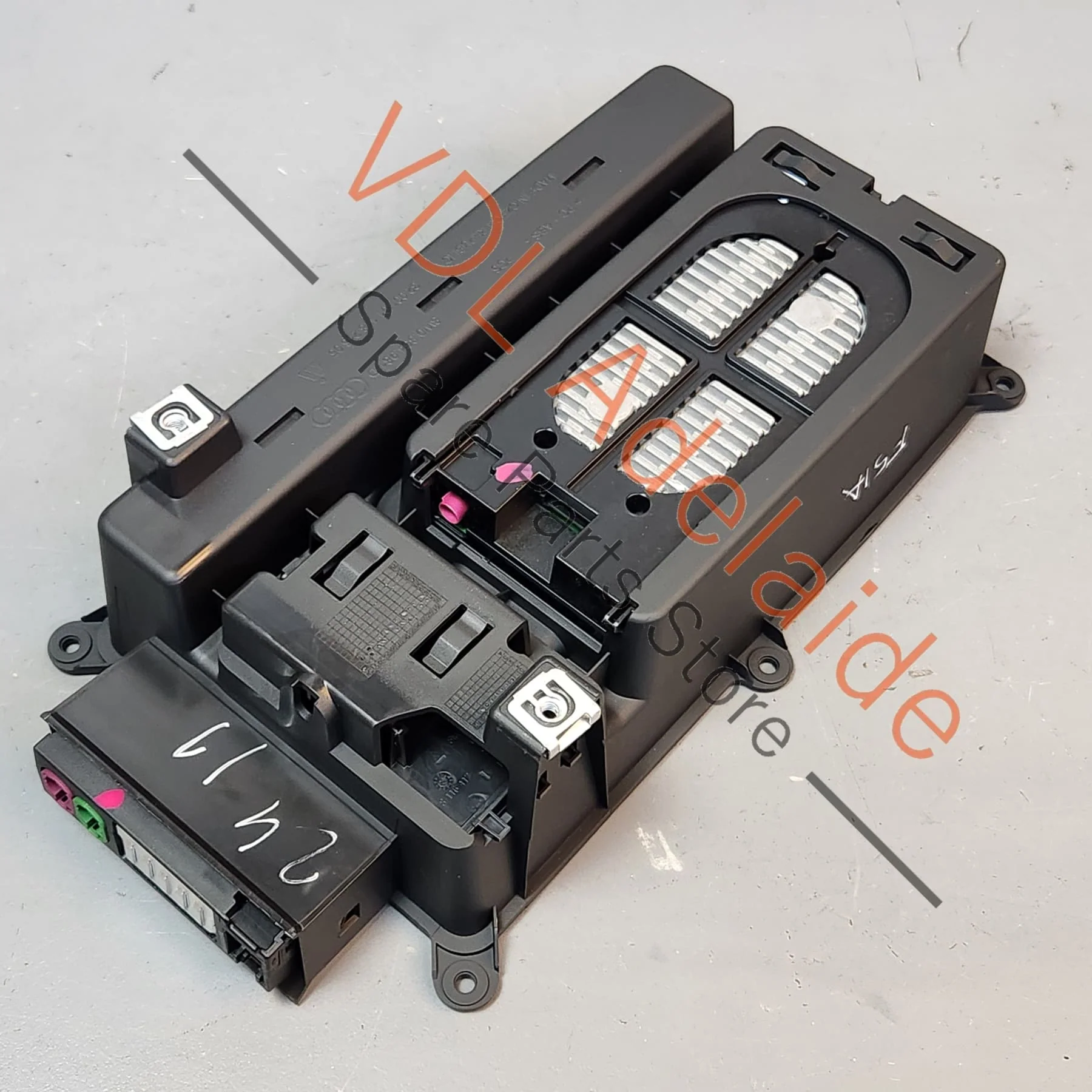 Audi RS5 F5 B9 Wireless Phone Charger in Centre Console 8W0864981D 8W0035708 - Image 6