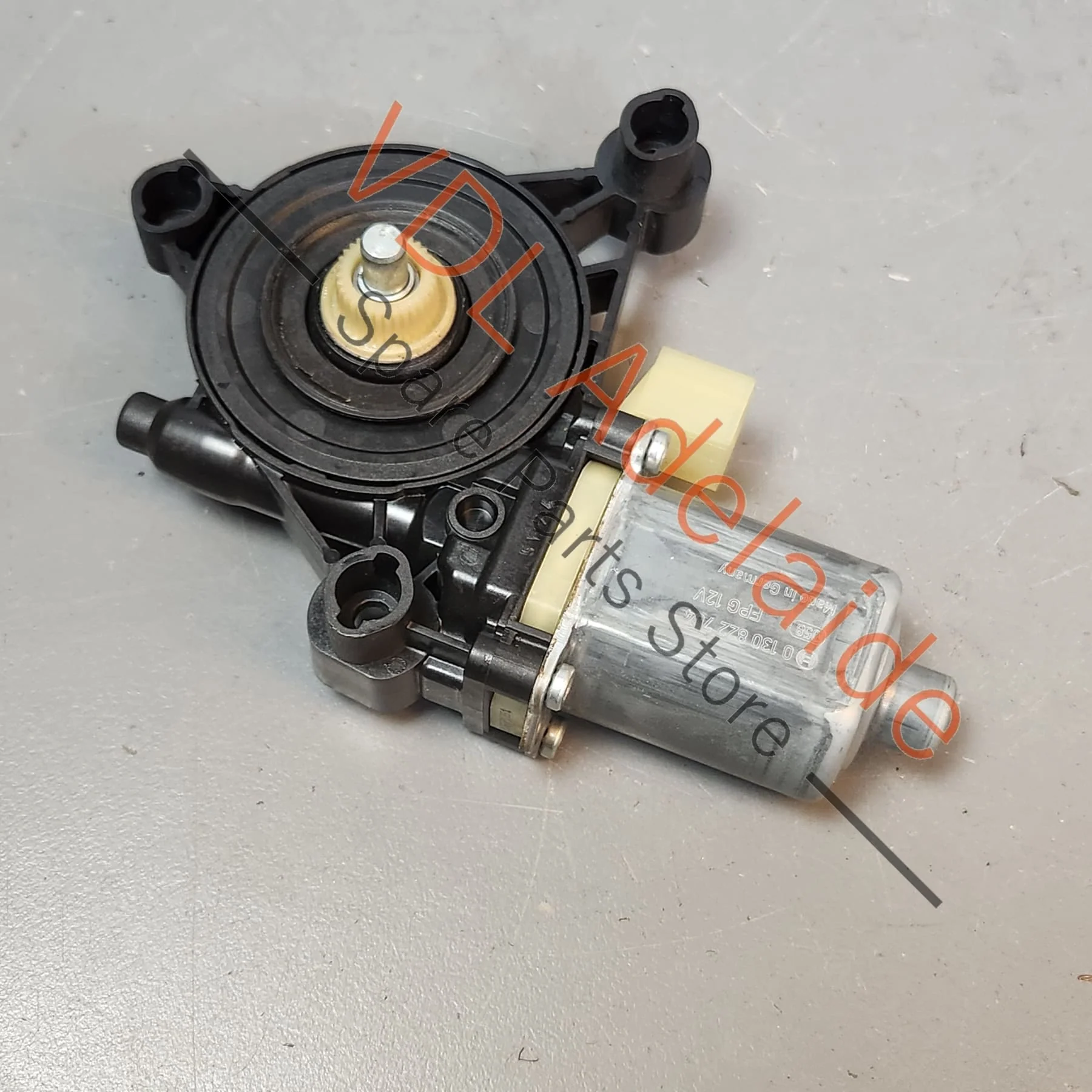 Audi A5 F5 A4 B9 Window Motor 8W0959802 - Image 3