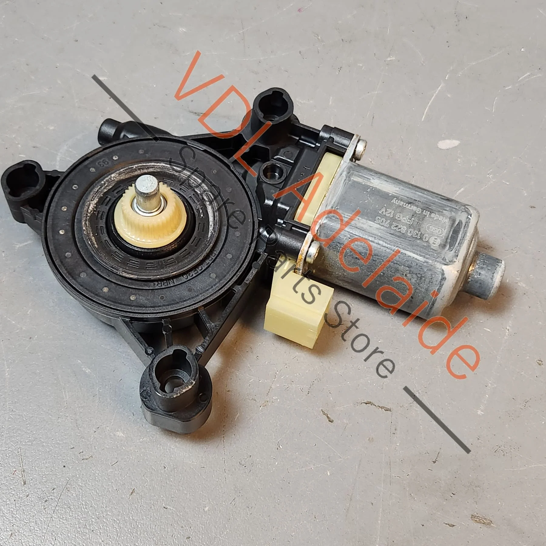 Audi A5 F5 A4 B9 Window Motor 8W0959801 - Image 2