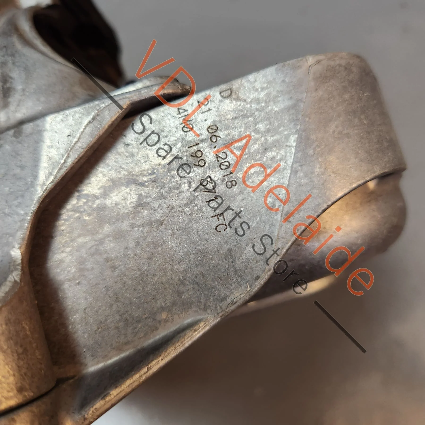 Audi A4 B9 A5 F5 Q5 Q7 Electric Engine Mount 4M0199371FC - Image 2
