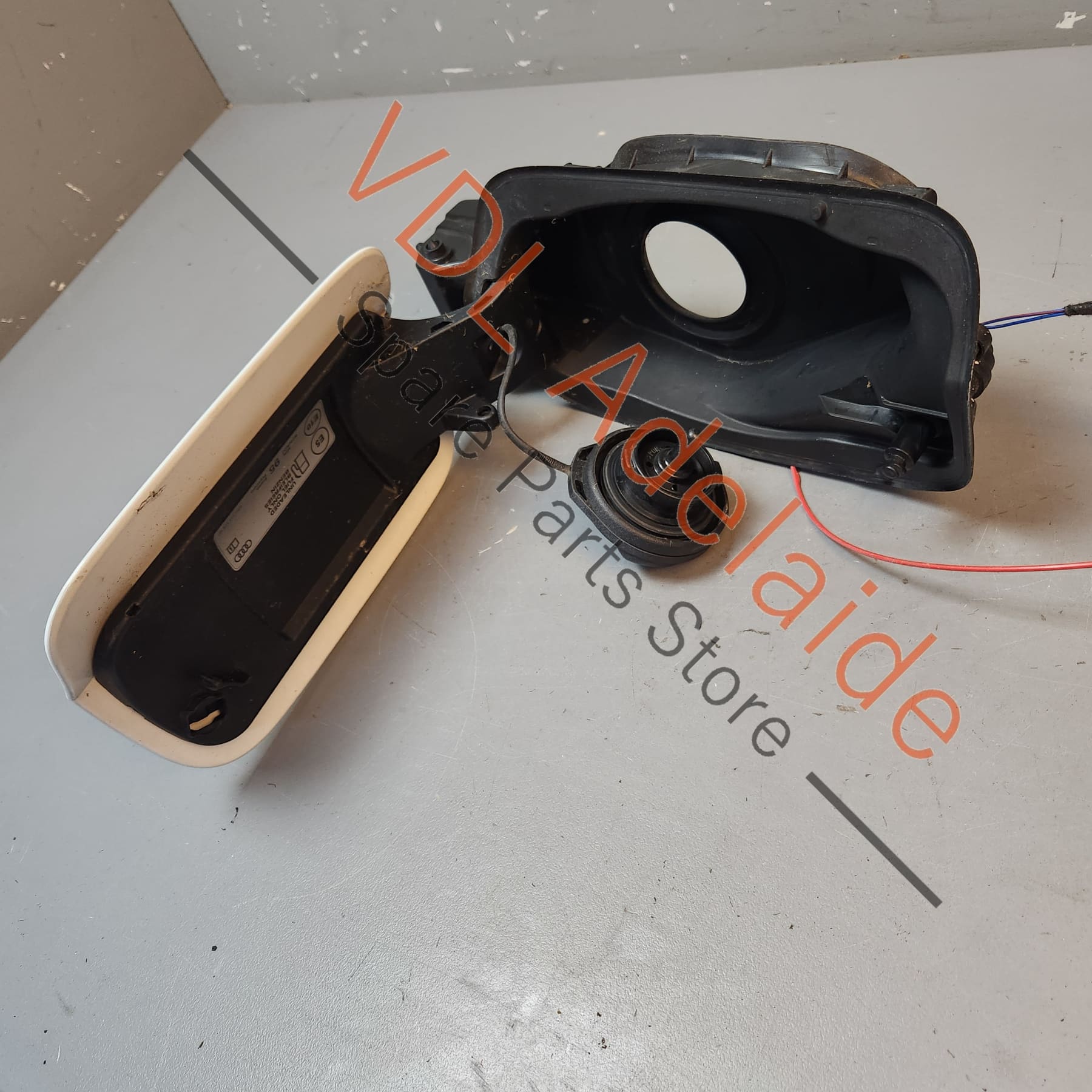 Audi A5 F5 Fuel Filler Flap Cap Lid Door 8W6809907 - Image 4