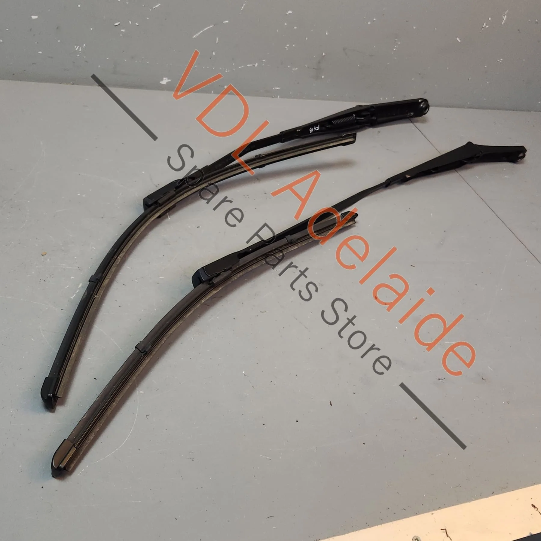 Audi A4 B9 A5 F5 Pair of Windscreen Wiper Arms suit RHD 8W2998002 - Image 2