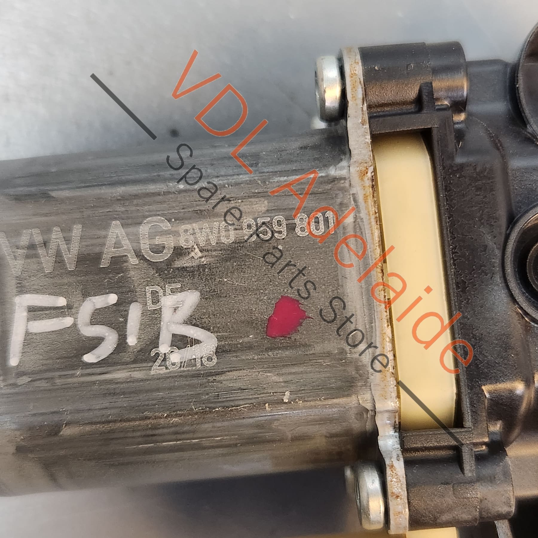 Audi A4 B9 A5 F5 Right Side Window Motor 8W0959801 - Image 2