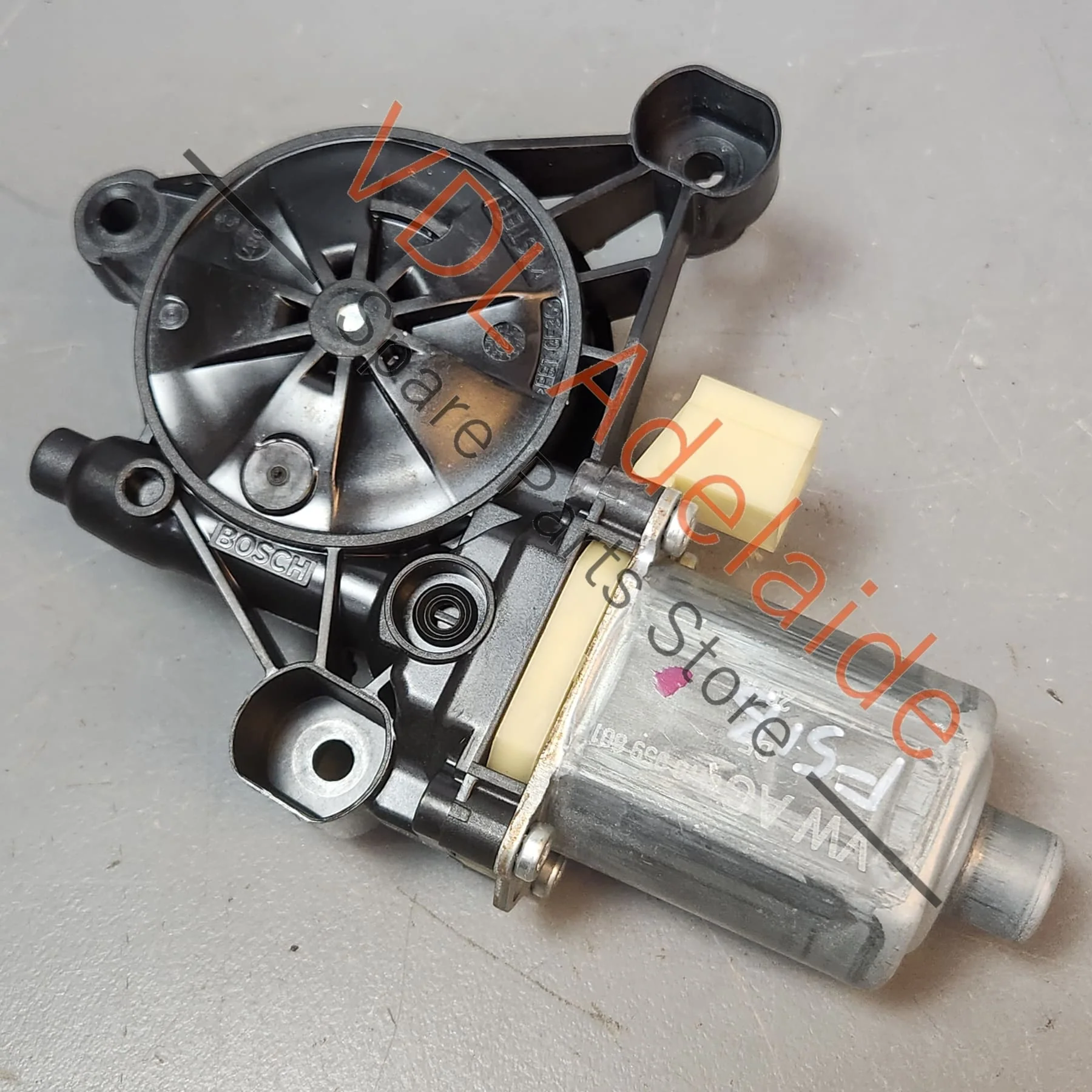 Audi A4 B9 A5 F5 Right Side Window Motor 8W0959801 - Image 3