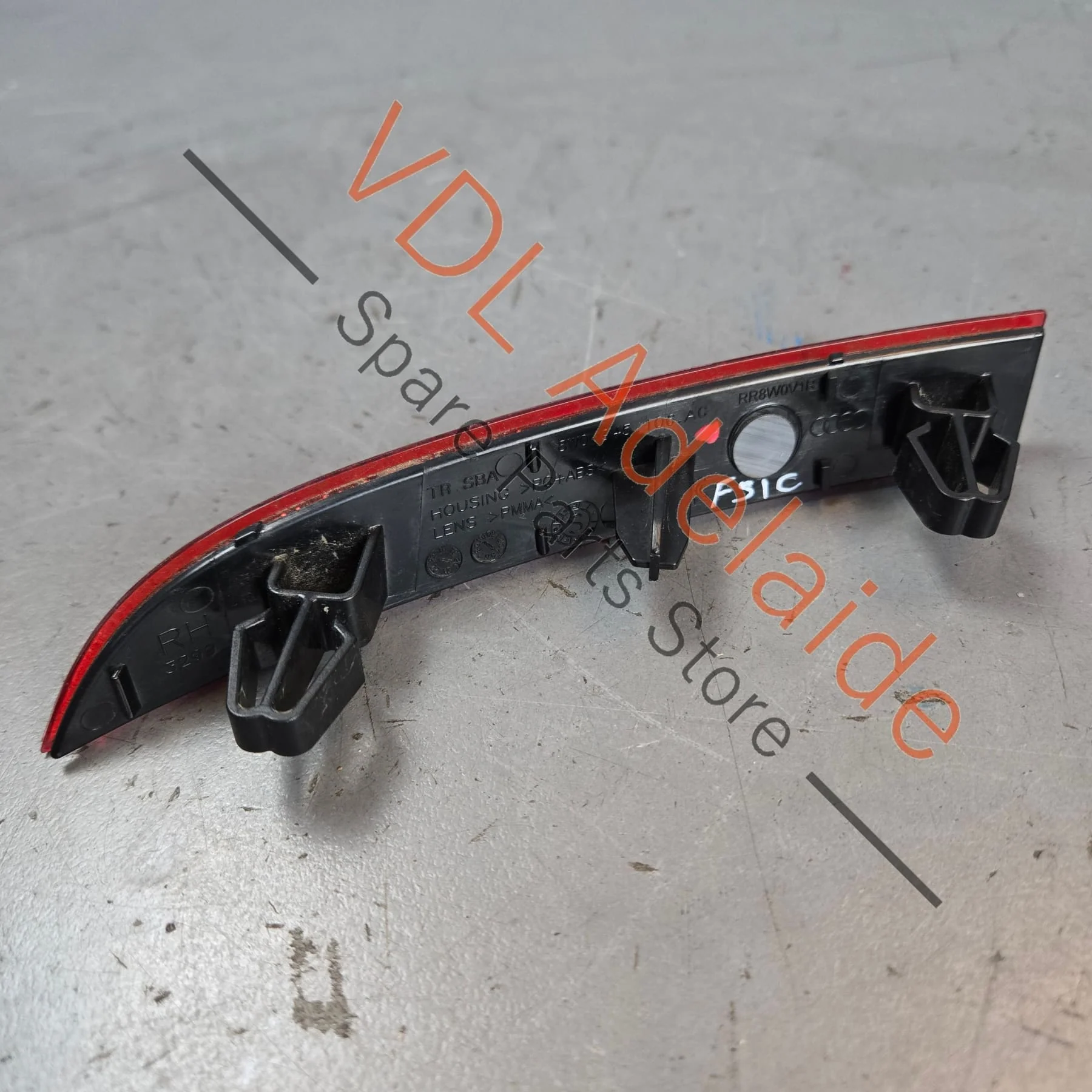 Audi A4 S4 RS4 A5 S5 RS5 B9 Right Outer Rear Bumper Reflector 8W0945106AC - Image 3