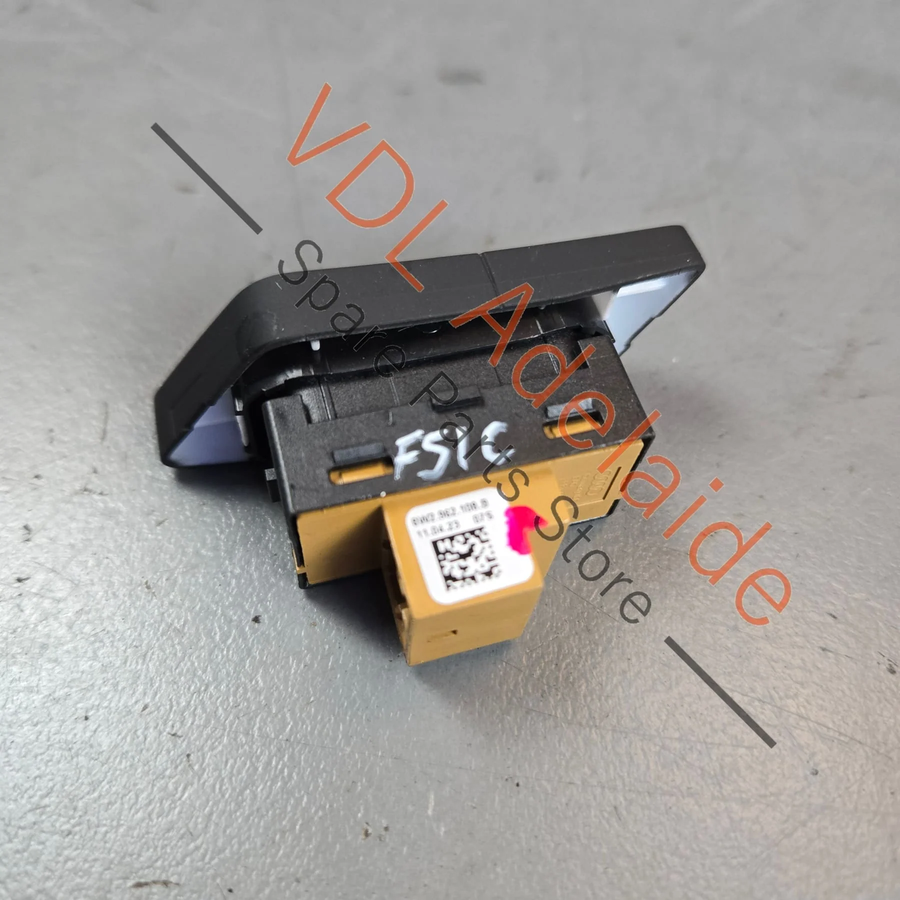 Audi A4 S4 RS4 B9 Right Front Door Central Lock Button Switch 8W2962108B - Image 2